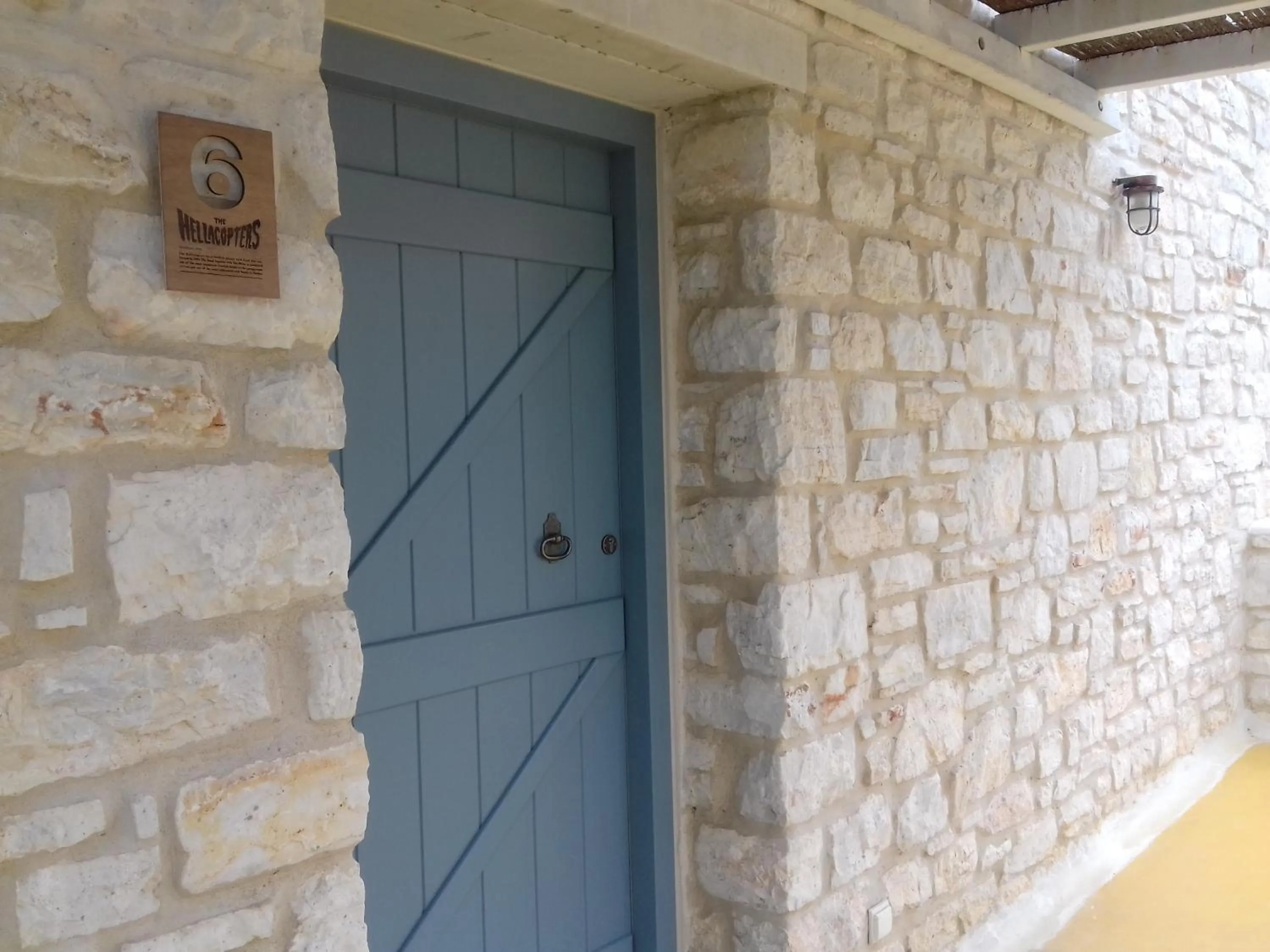 Facade/entrance in Nomads House