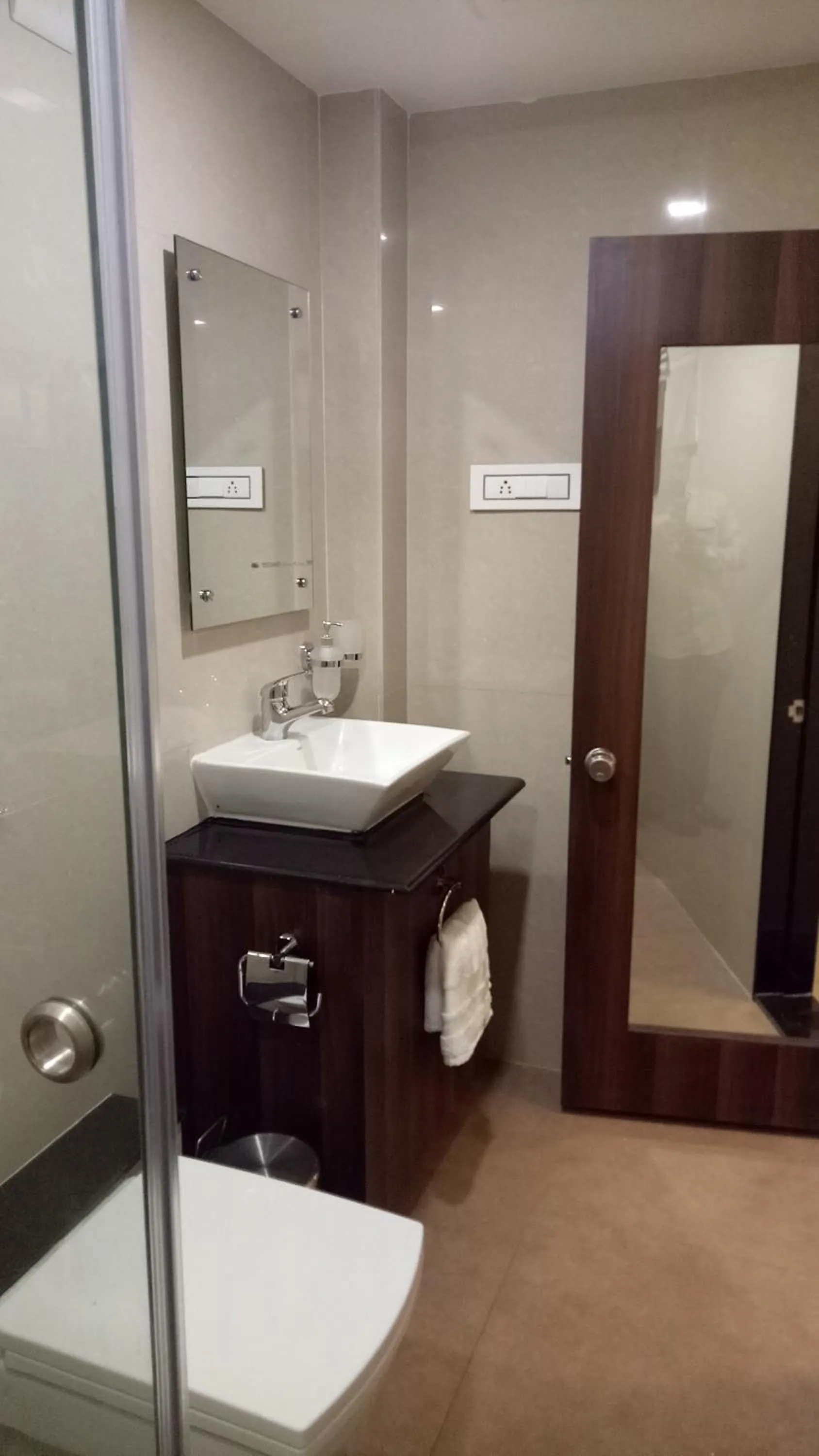 Shower in Lime Tree Hotel