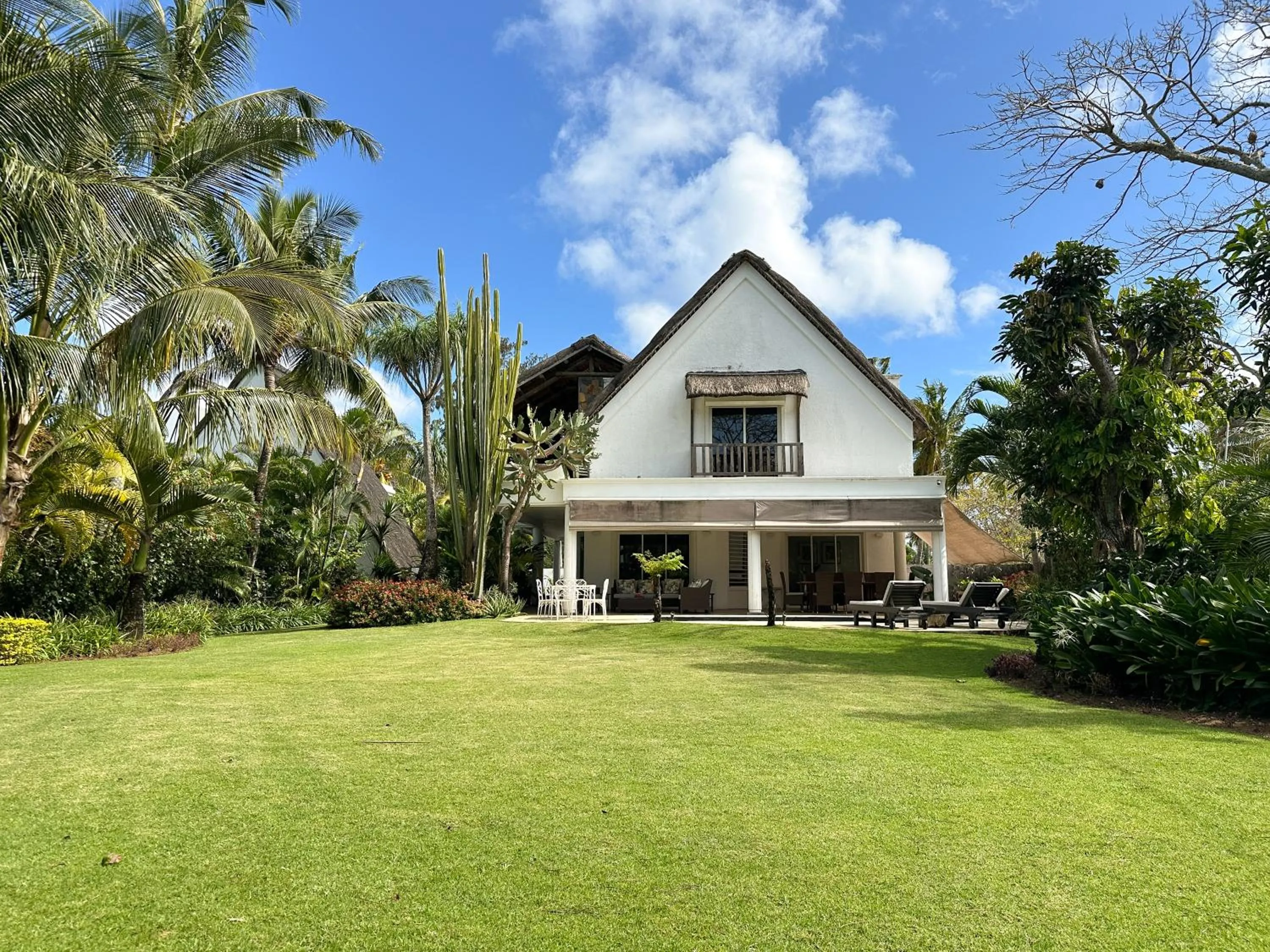 Garden view in Blue Bird