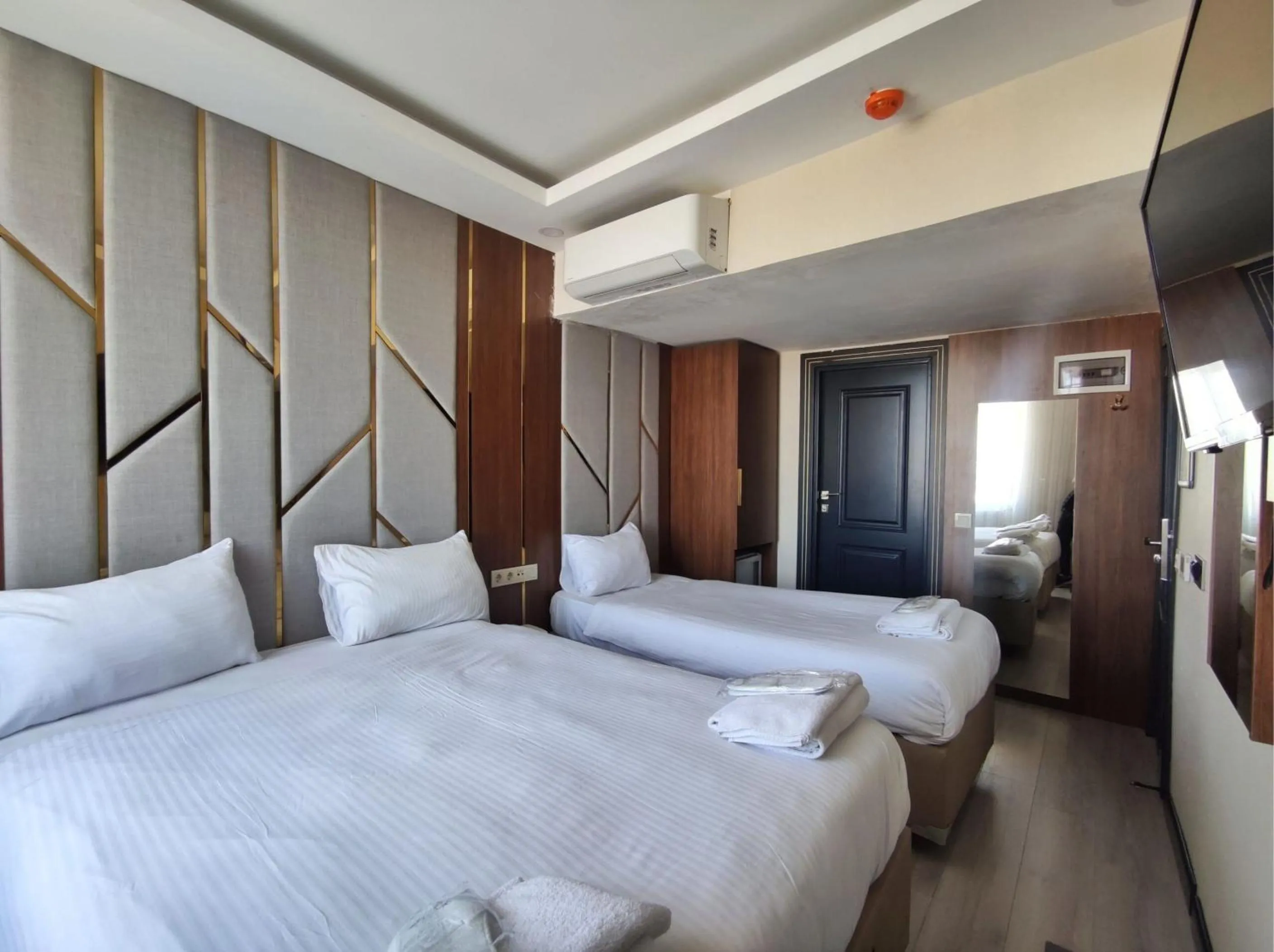 Bed in The Golden Pera's Hotel & Spa