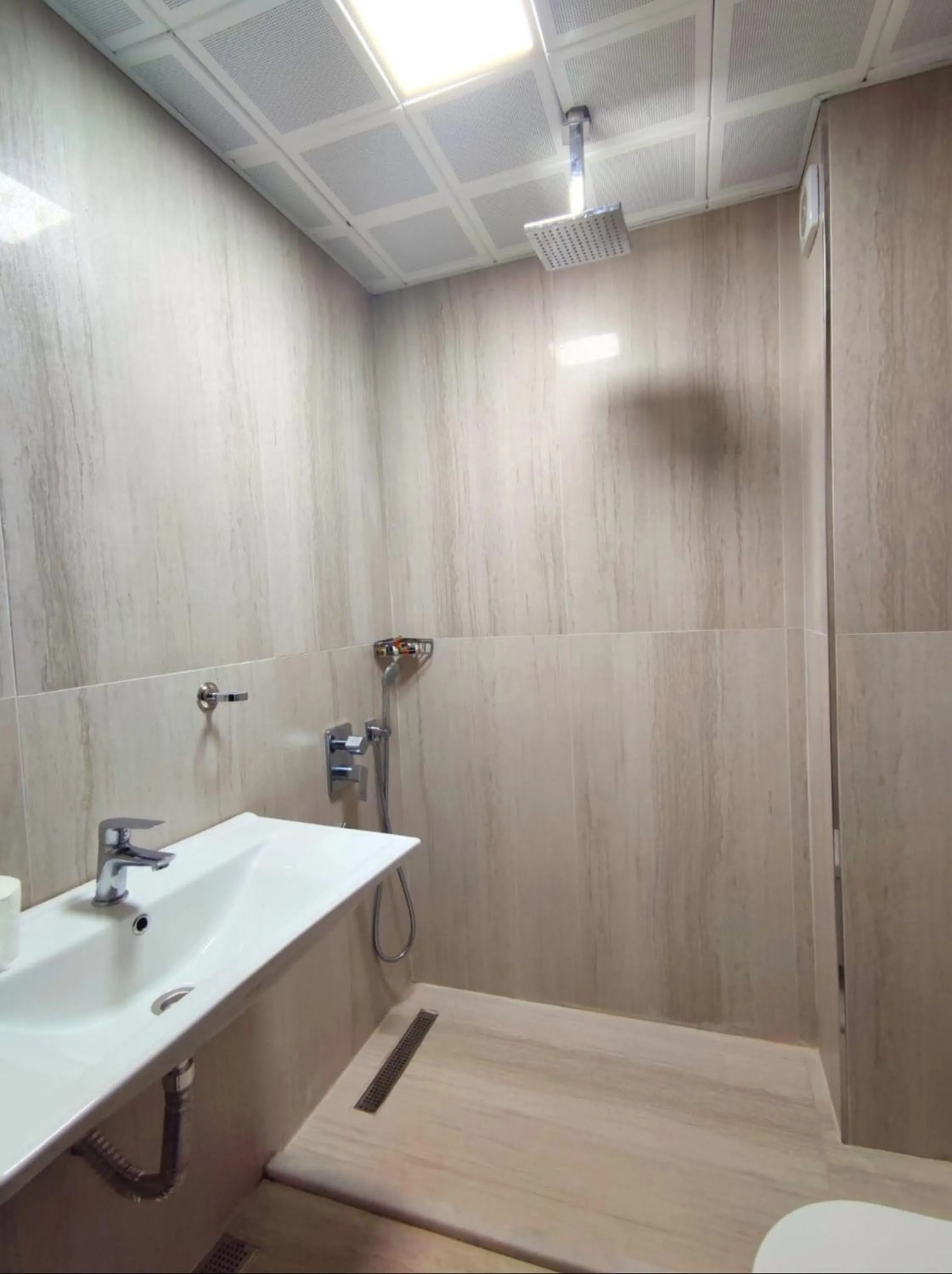 Shower in The Golden Pera's Hotel & Spa