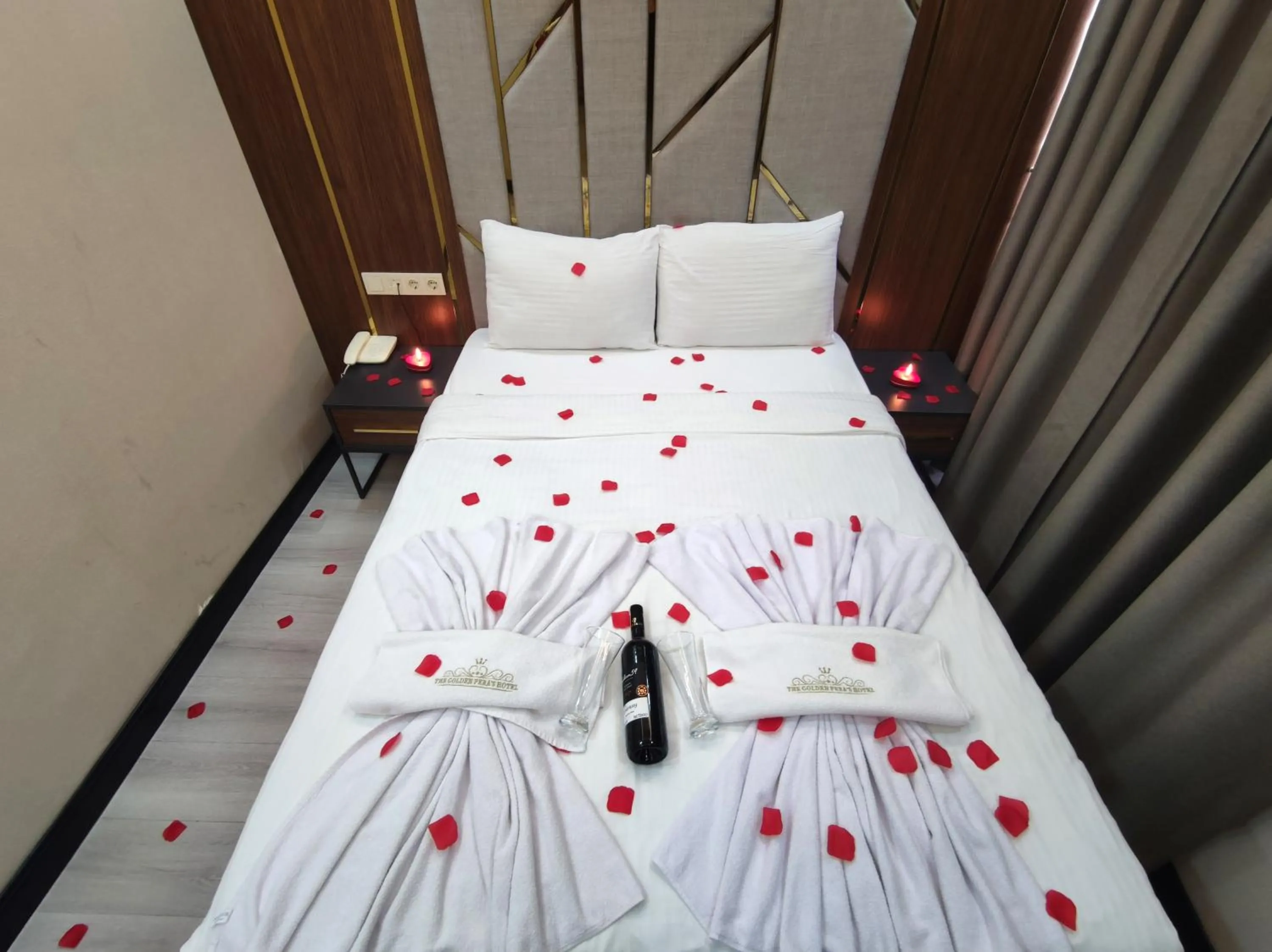 Bed in The Golden Pera's Hotel & Spa