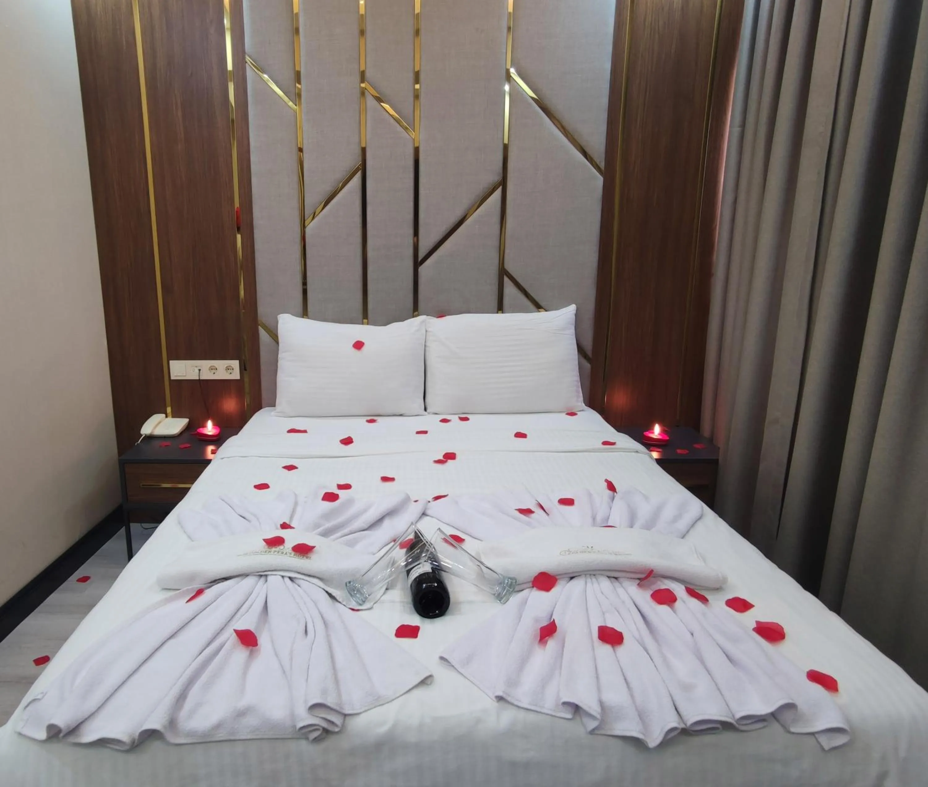 Bed in The Golden Pera's Hotel & Spa