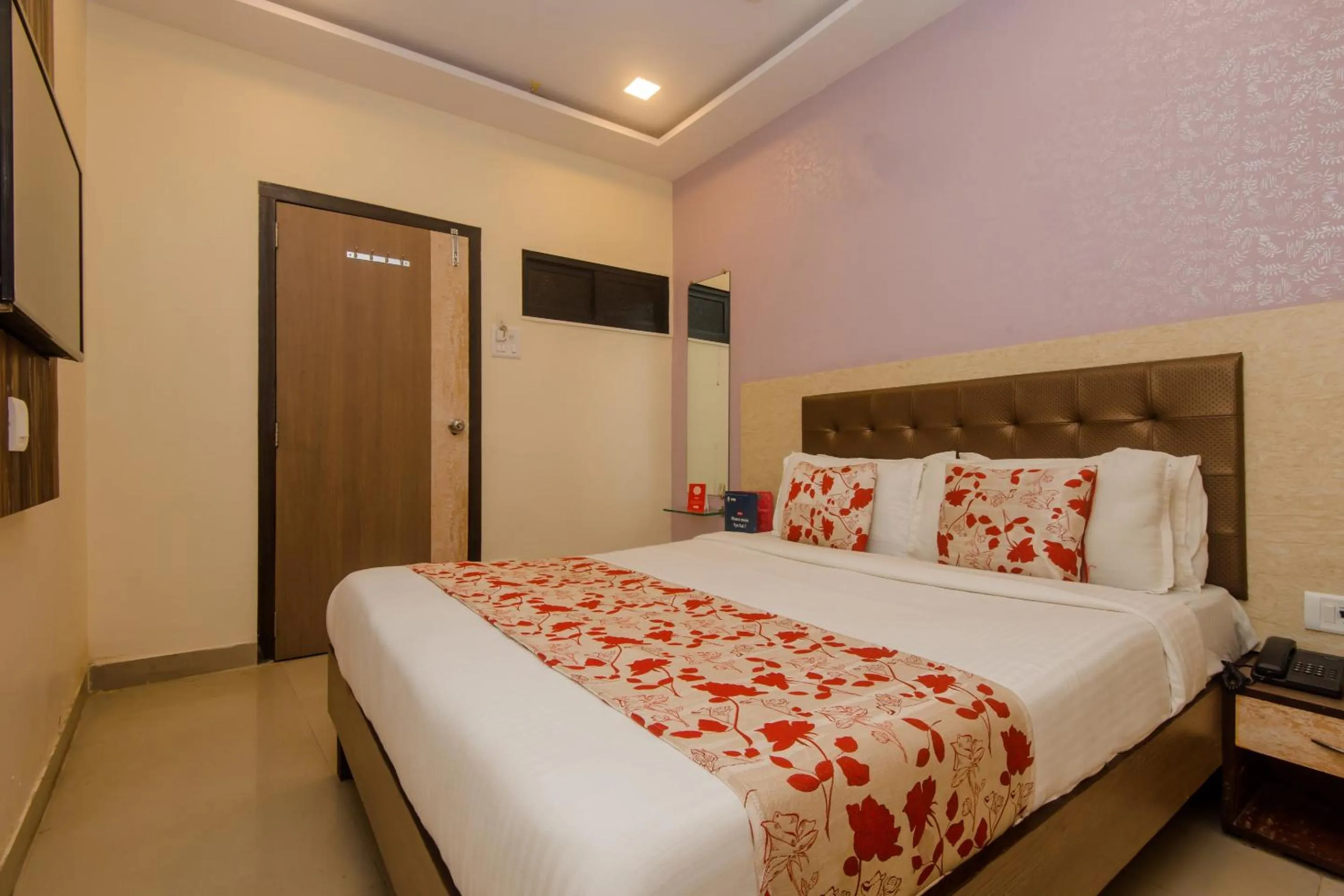 Bedroom, Bed in Super Hotel O Golden Nest Near Chhatrapati Shivaji International Airport