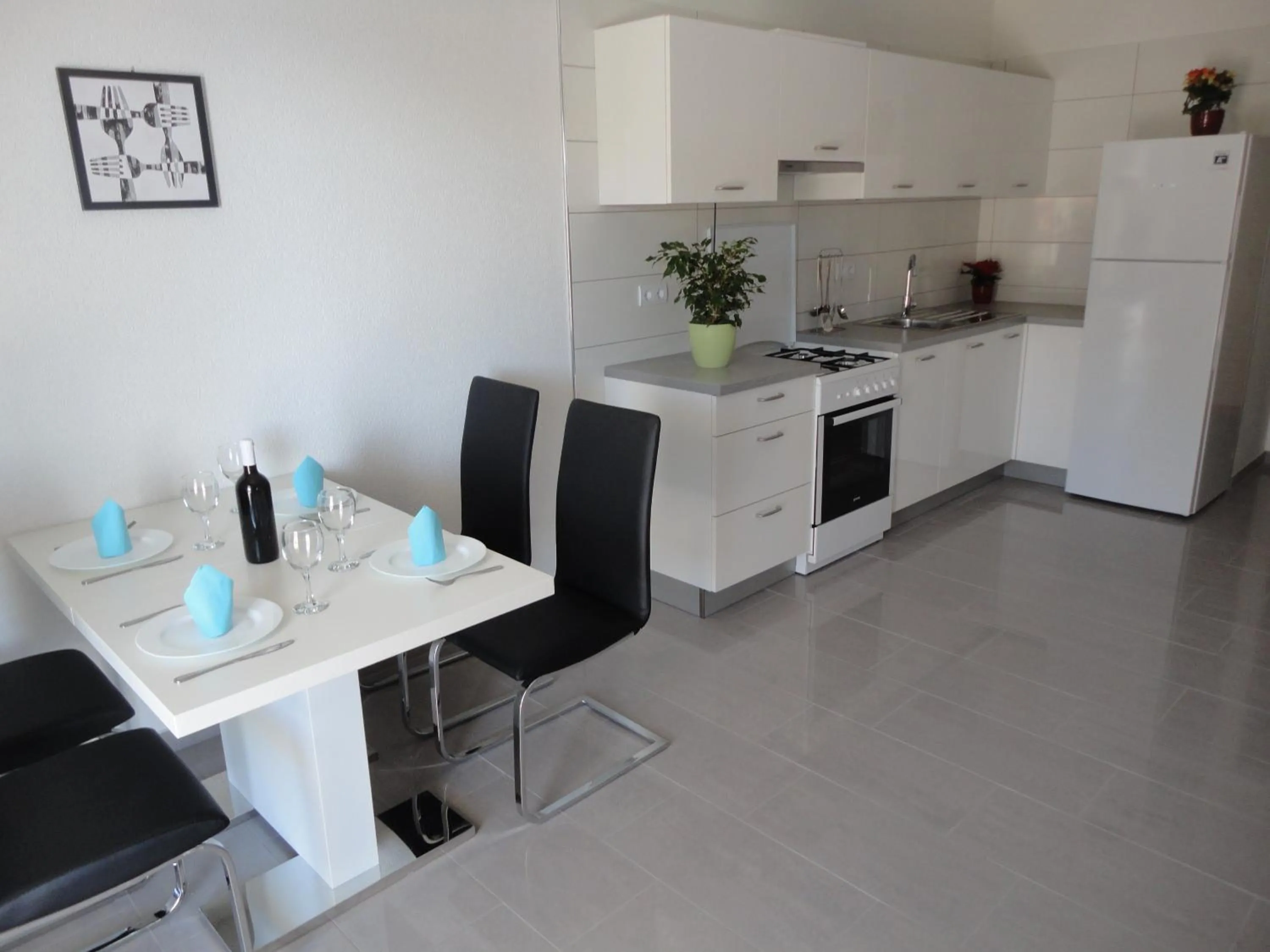 Kitchen or kitchenette in Paradise Apartments - Robinson getaway