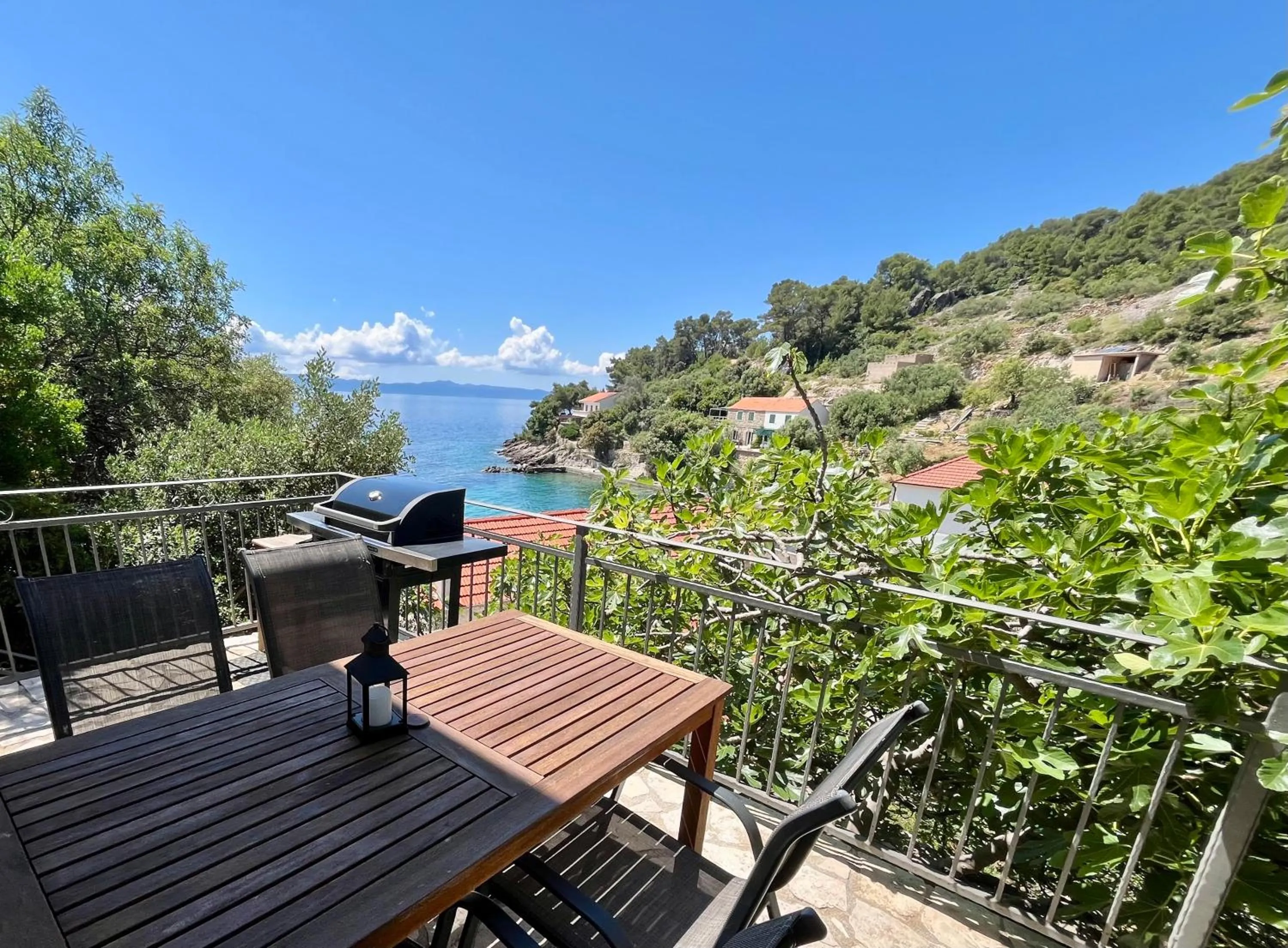 BBQ facilities in Paradise Apartments - Robinson getaway