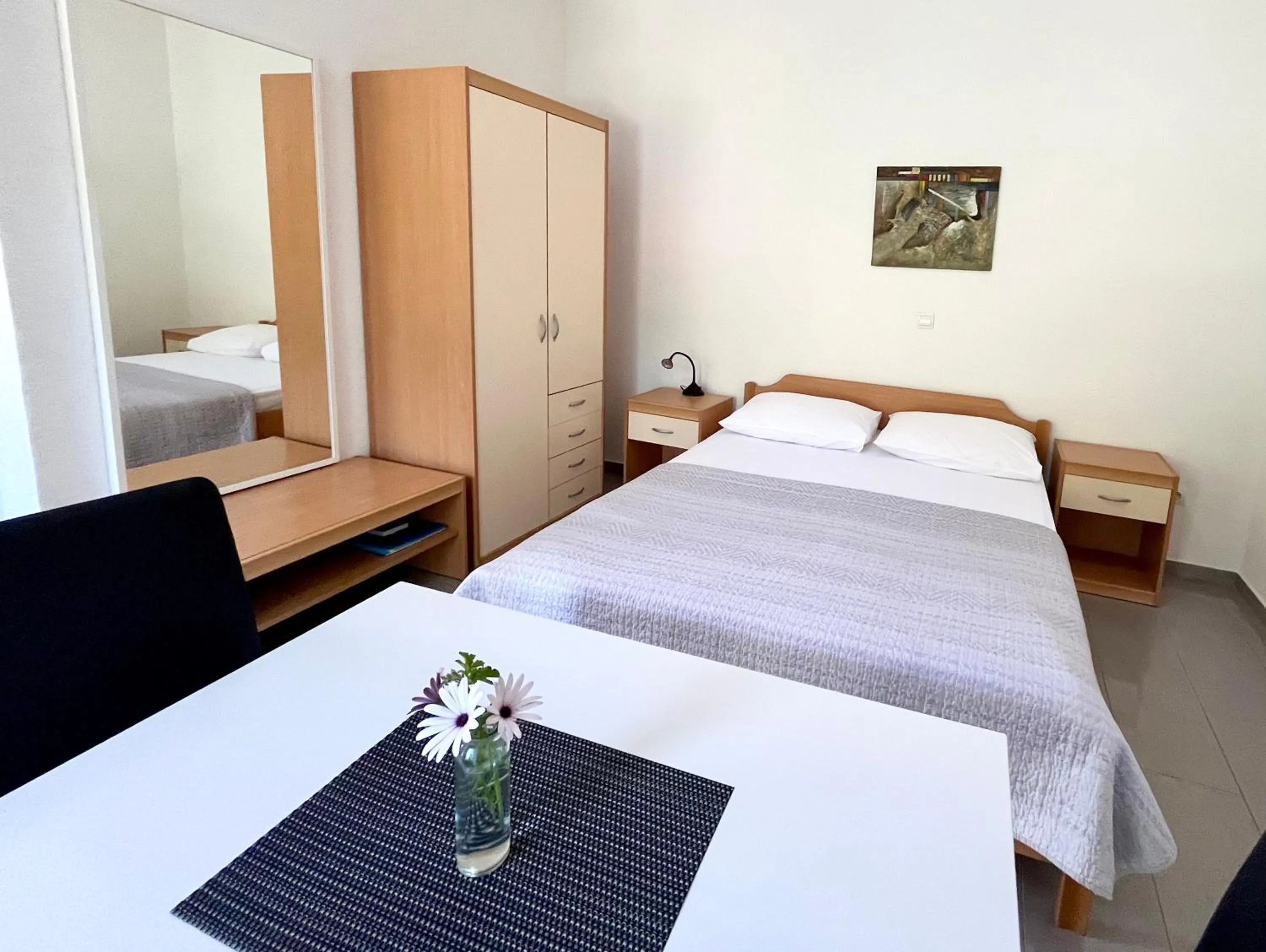 Bed in Paradise Apartments - Robinson getaway