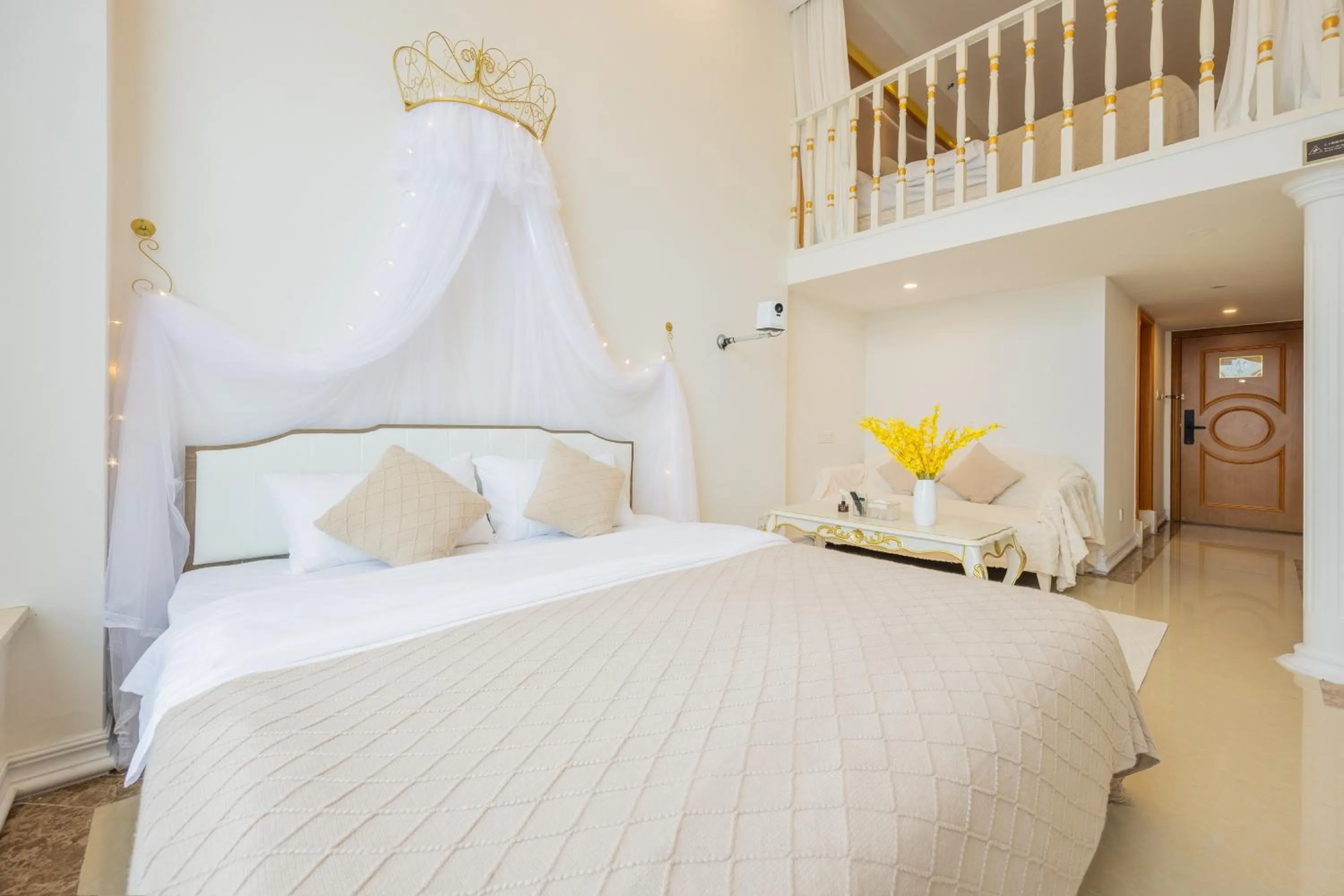 Bed in Lavender Apartment Branch