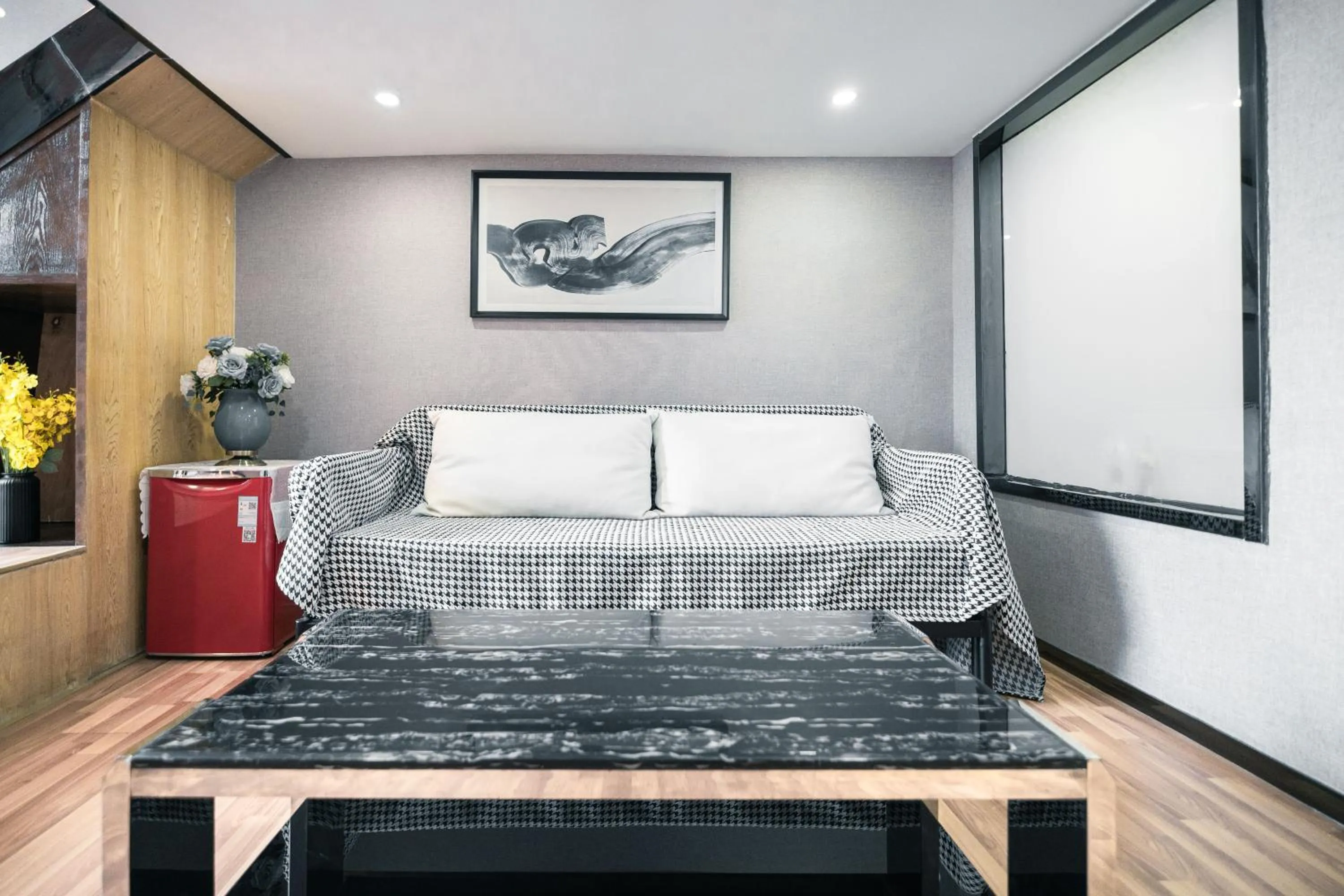 Bed in Lavender Apartment Branch