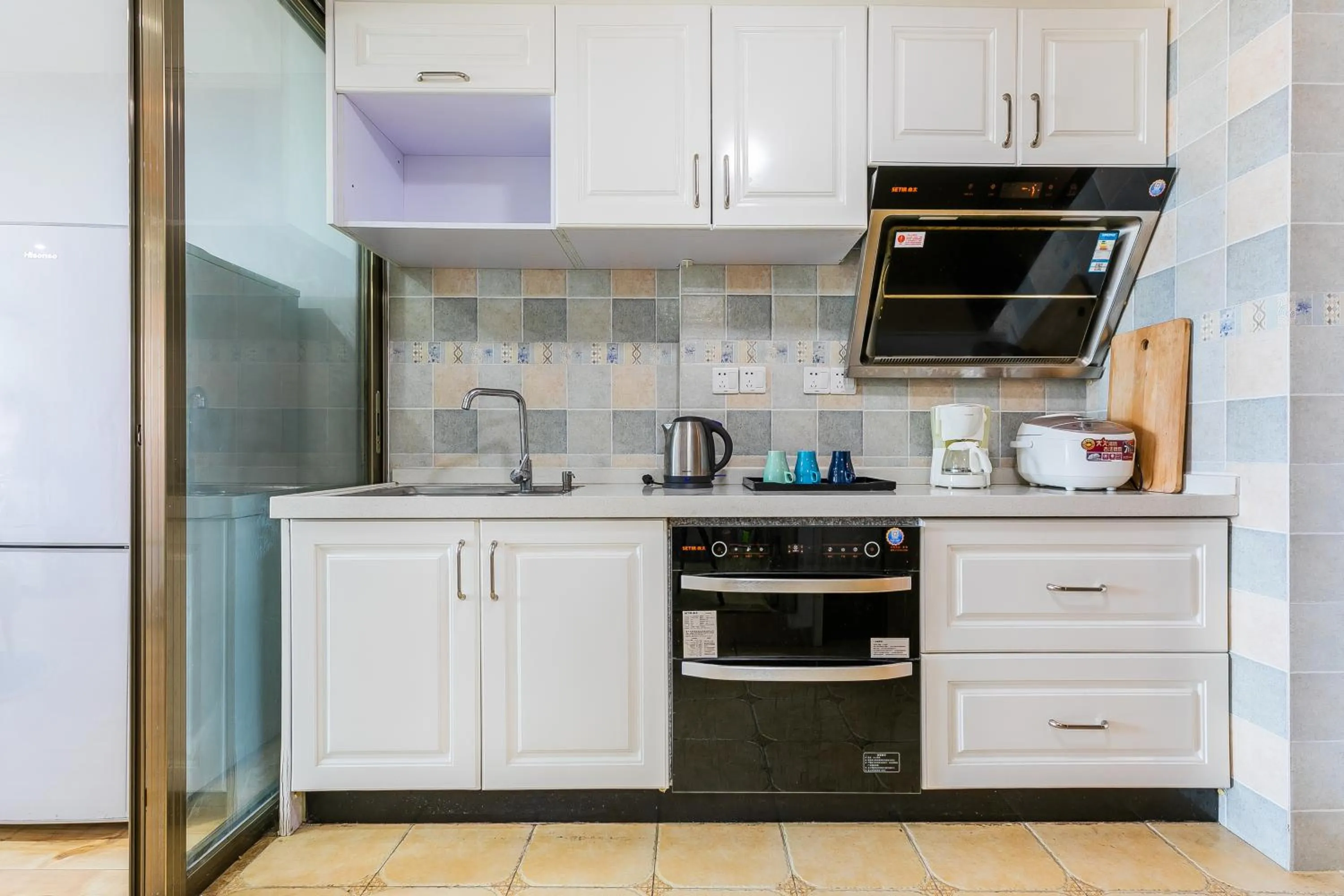 Kitchen or kitchenette in Lavender Apartment Branch