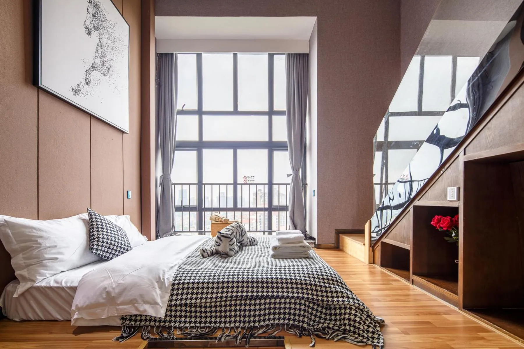 Bed in Lavender Apartment Branch