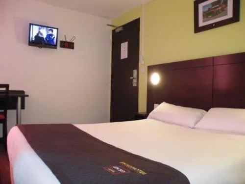 Bed in Enzo Hotel Mulhouse Sud Morschwiller le Bas