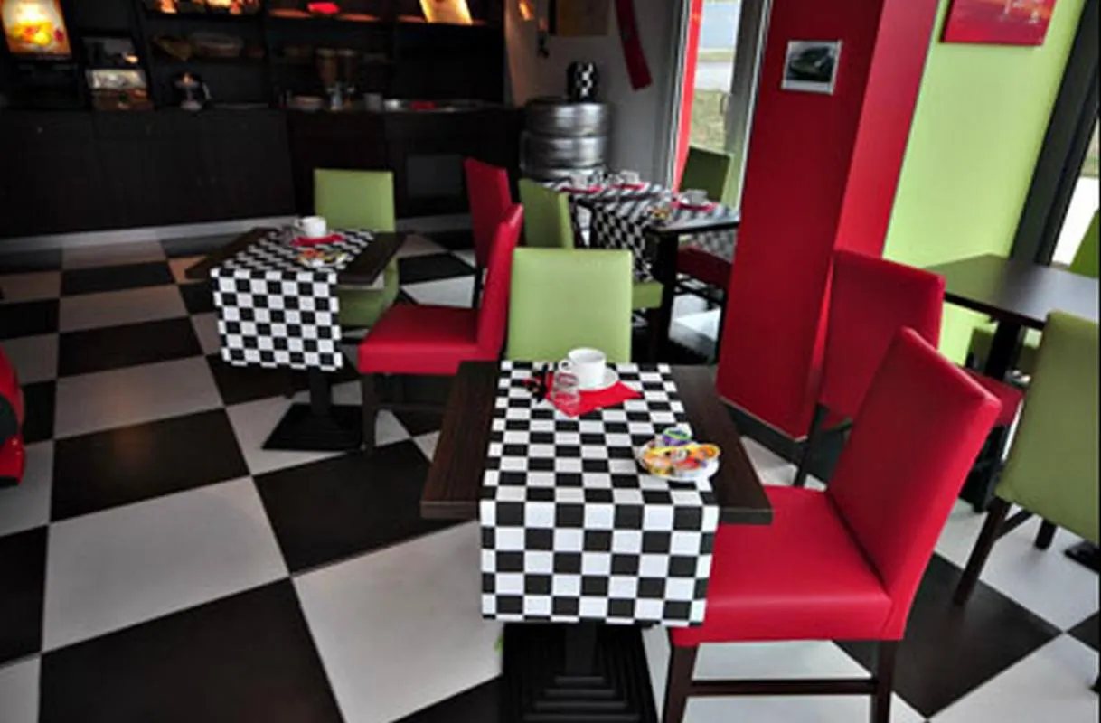 Restaurant/places to eat in Enzo Hotel Mulhouse Sud Morschwiller le Bas