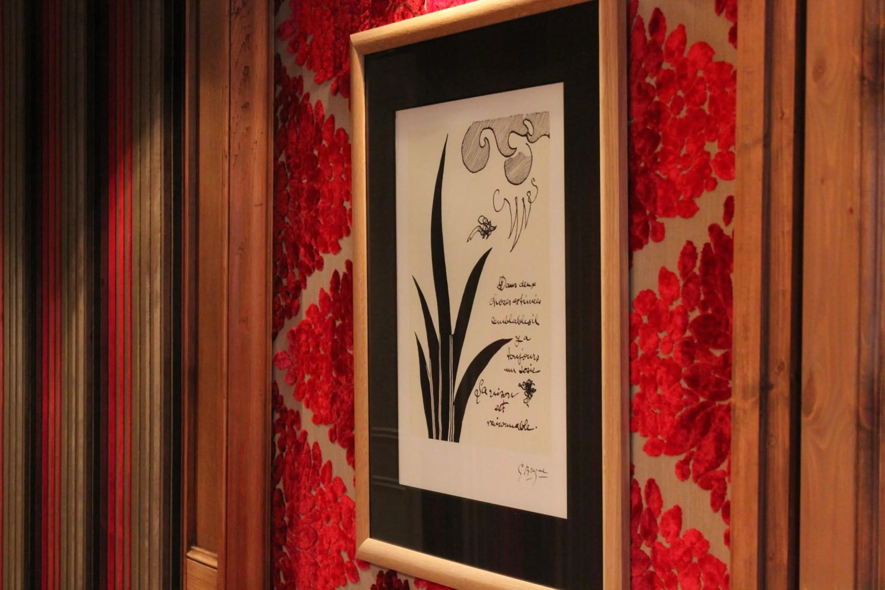 Decorative detail in Prince de Conde