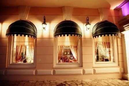 Facade/entrance in Nafsika Palace Delphi-Itea