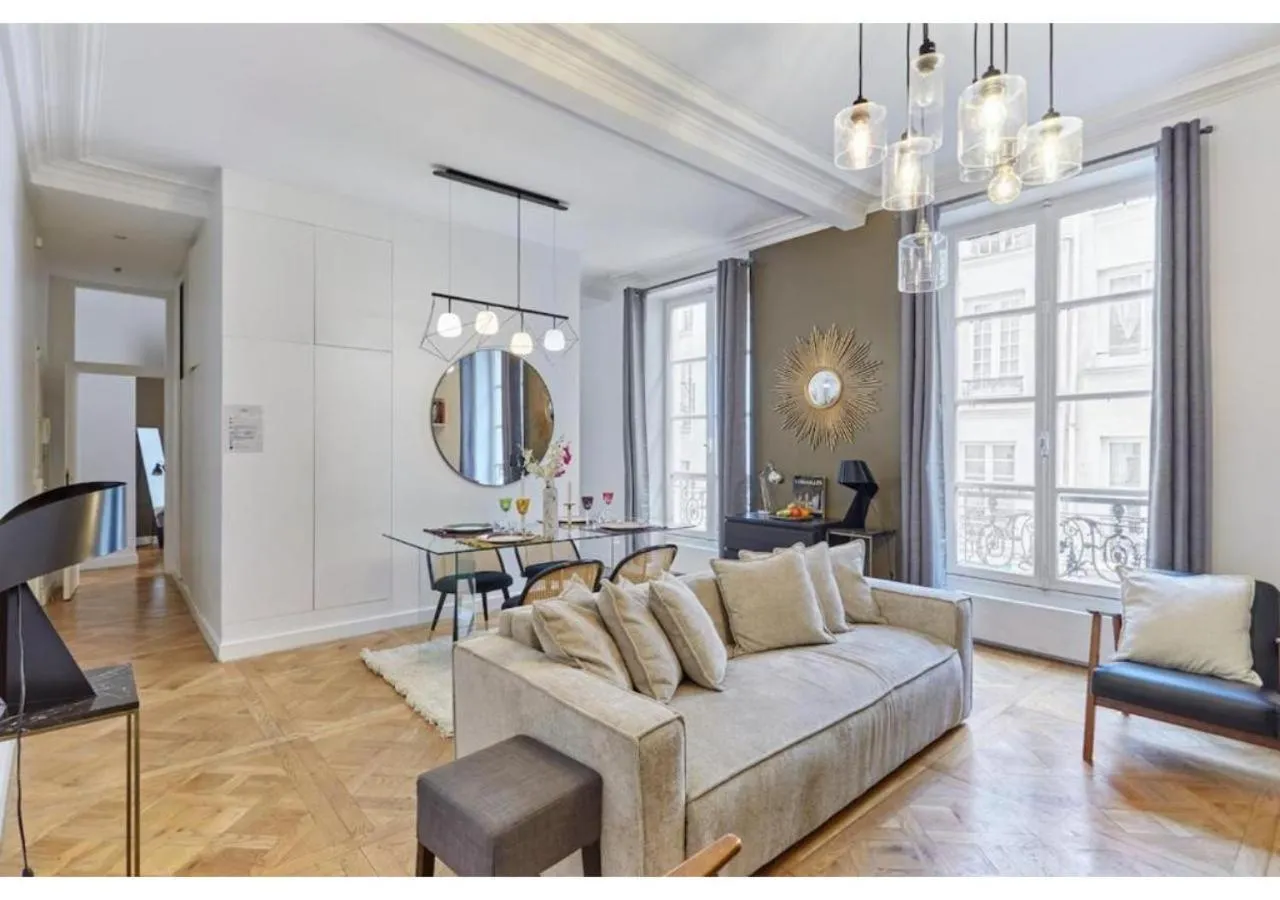 Living room in Apartment Le Marais by Studio prestige
