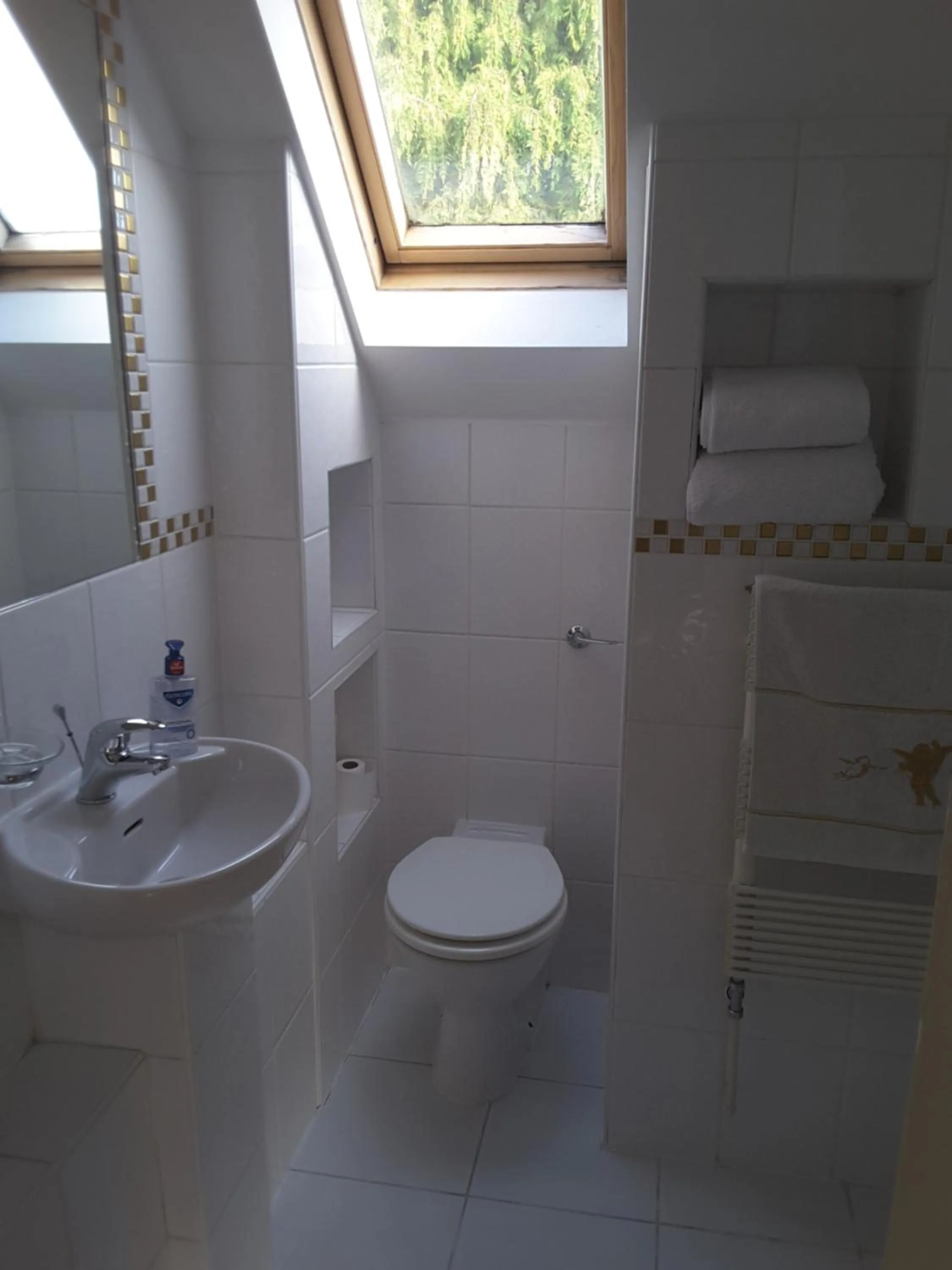 Bathroom in Osterley Studio Room