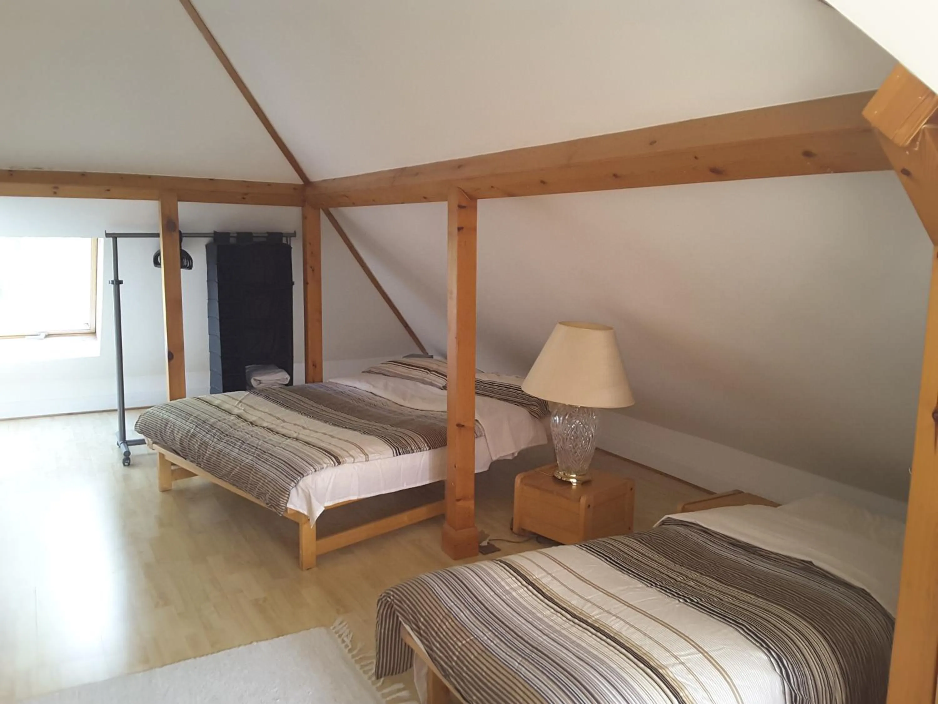 Photo of the whole room, Bed in Osterley Studio Room