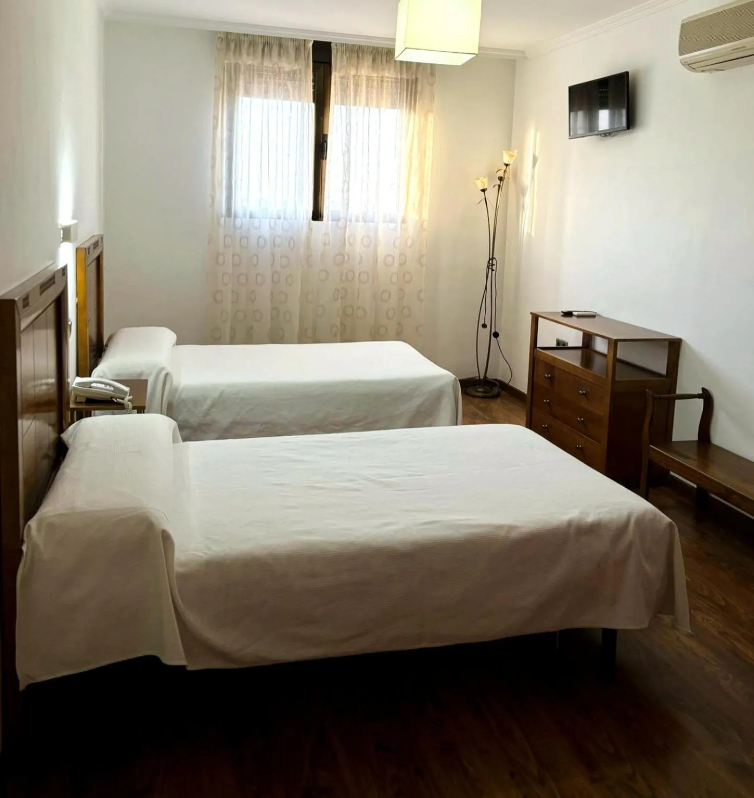 TV and multimedia, Bed in Hotel Restaurante Dama de Baza