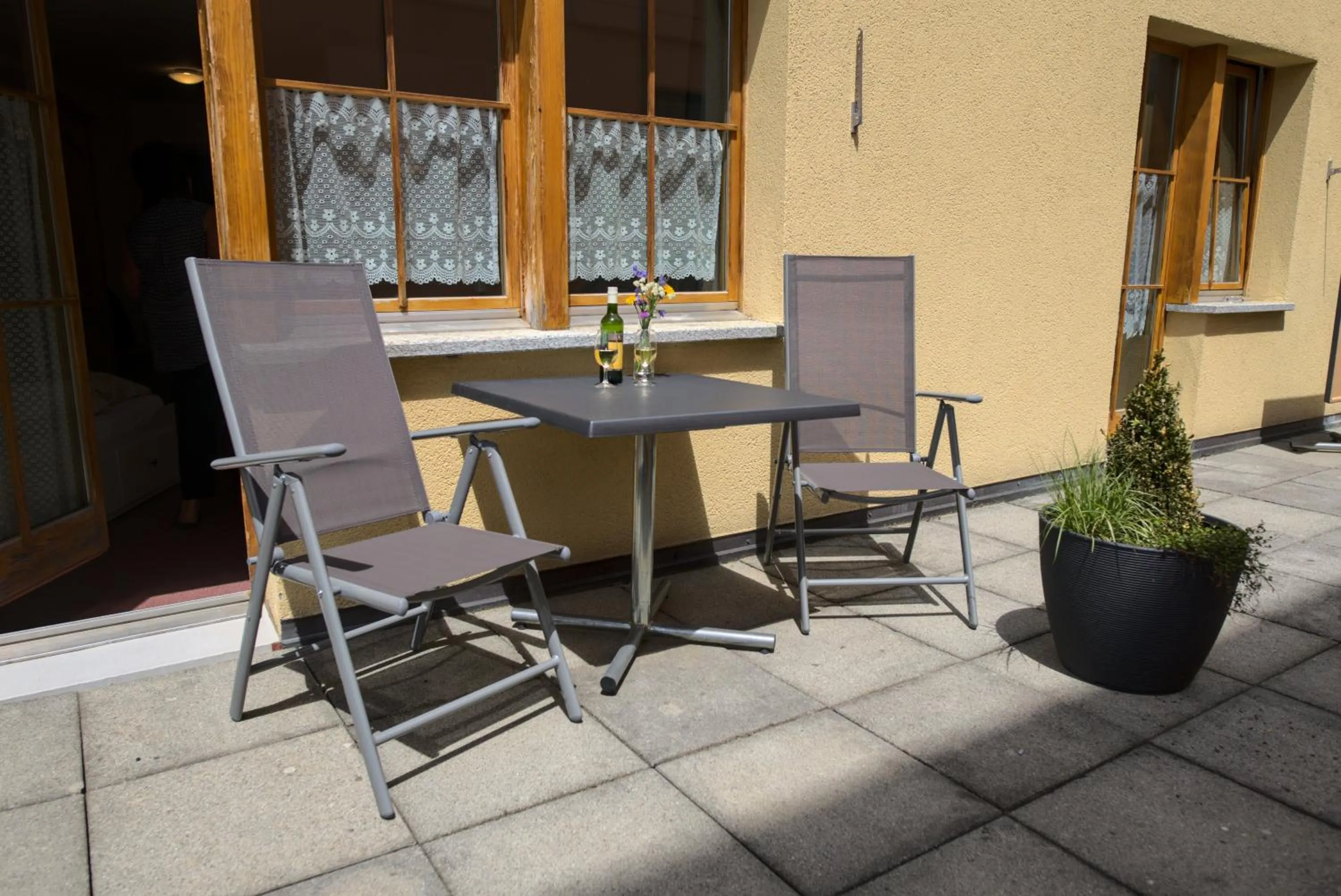 Patio in Hotel Beau-Séjour