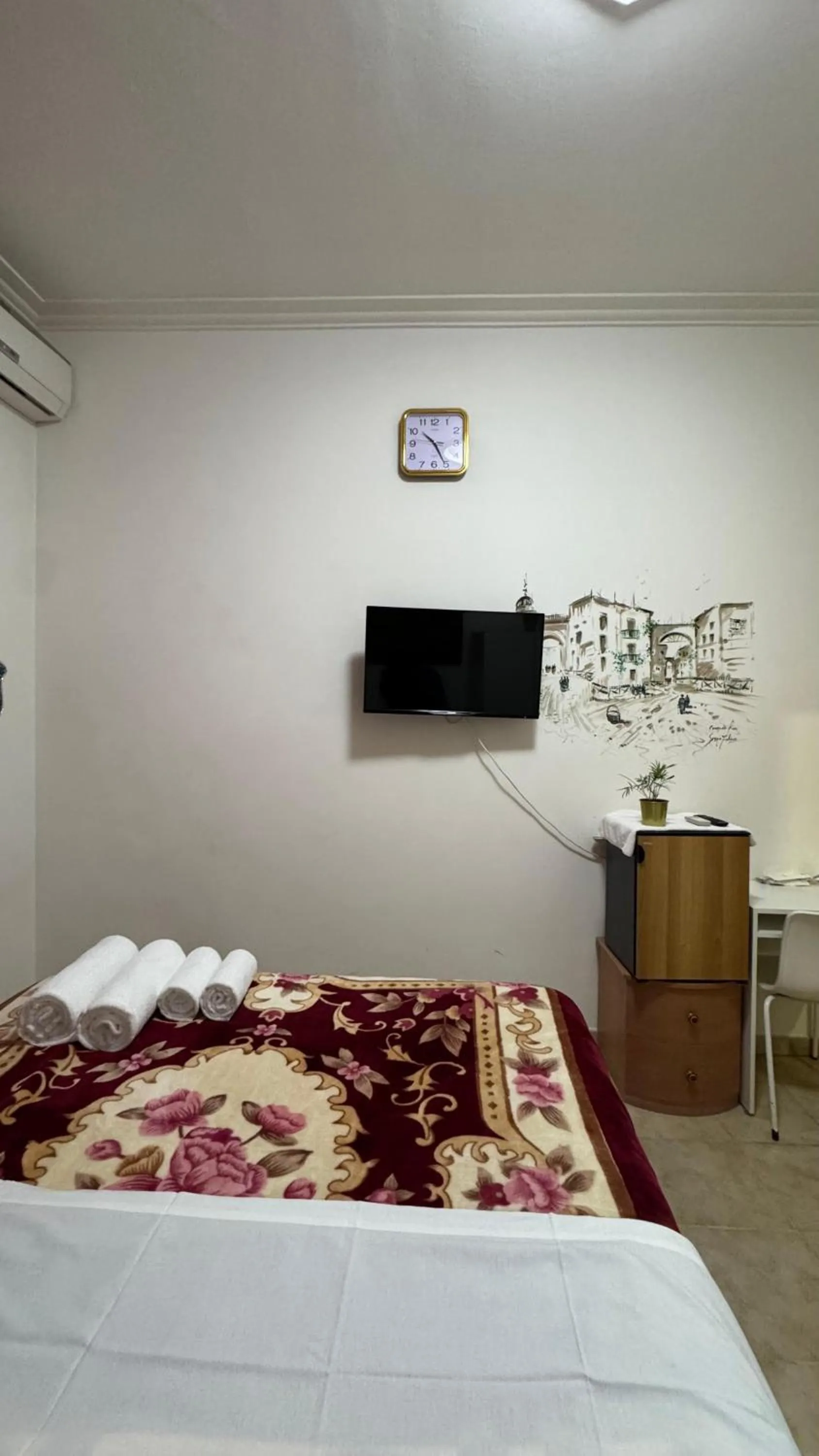 TV and multimedia, Bed in Gateway Residence