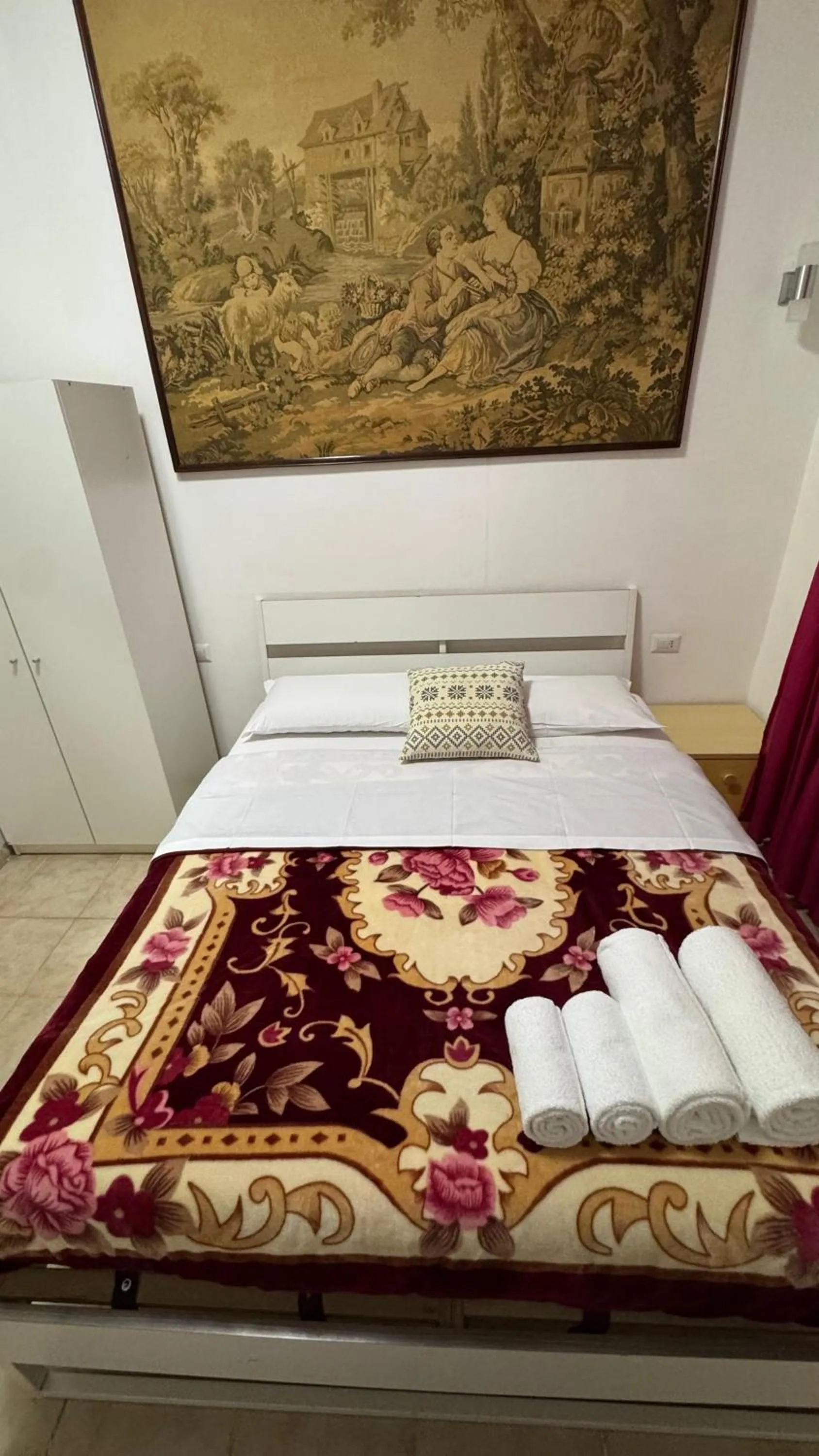 Property building, Bed in Gateway Residence