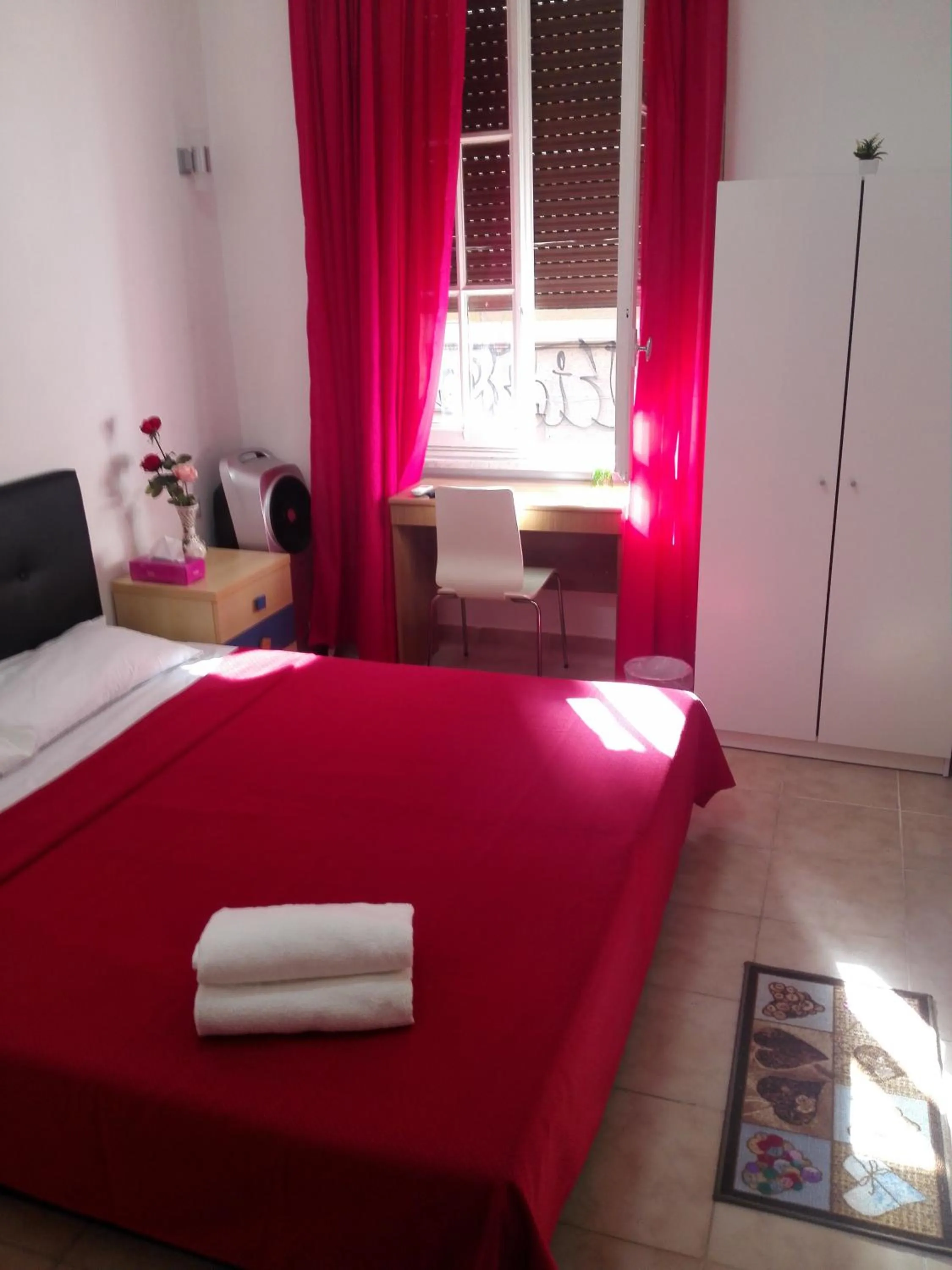 Bedroom, Bed in Gateway Residence