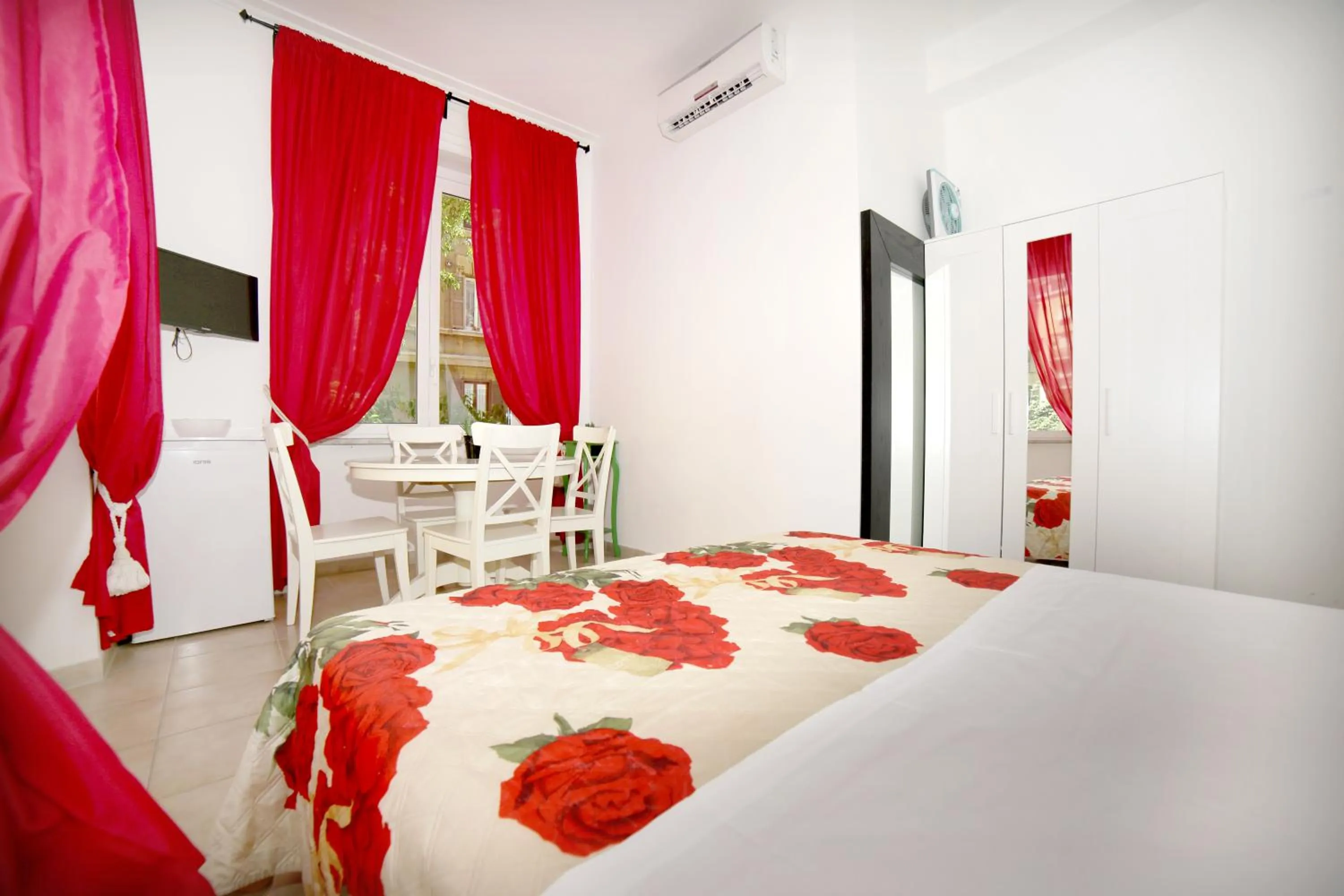 Photo of the whole room, Bed in Gateway Residence