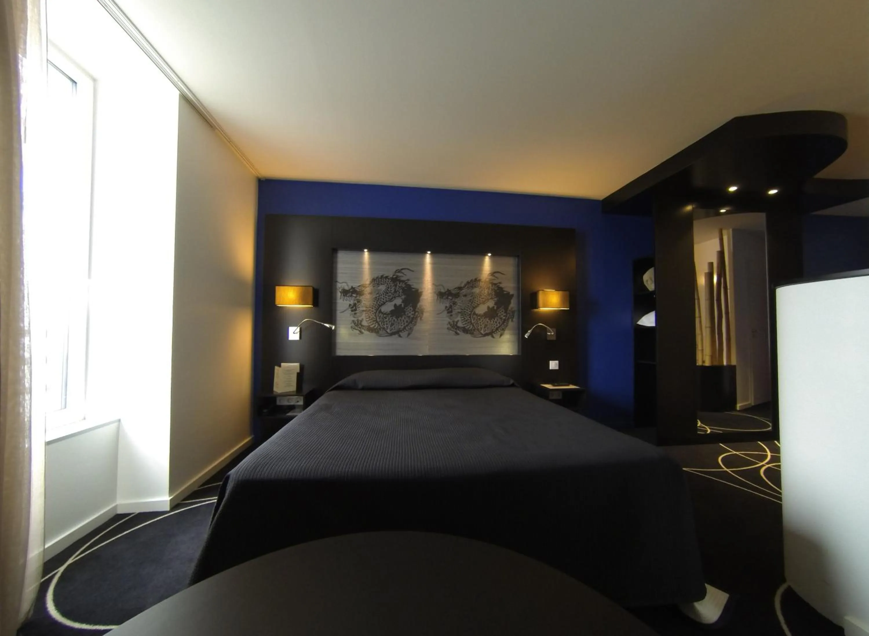 Shower, Bed in Le Ceïtya