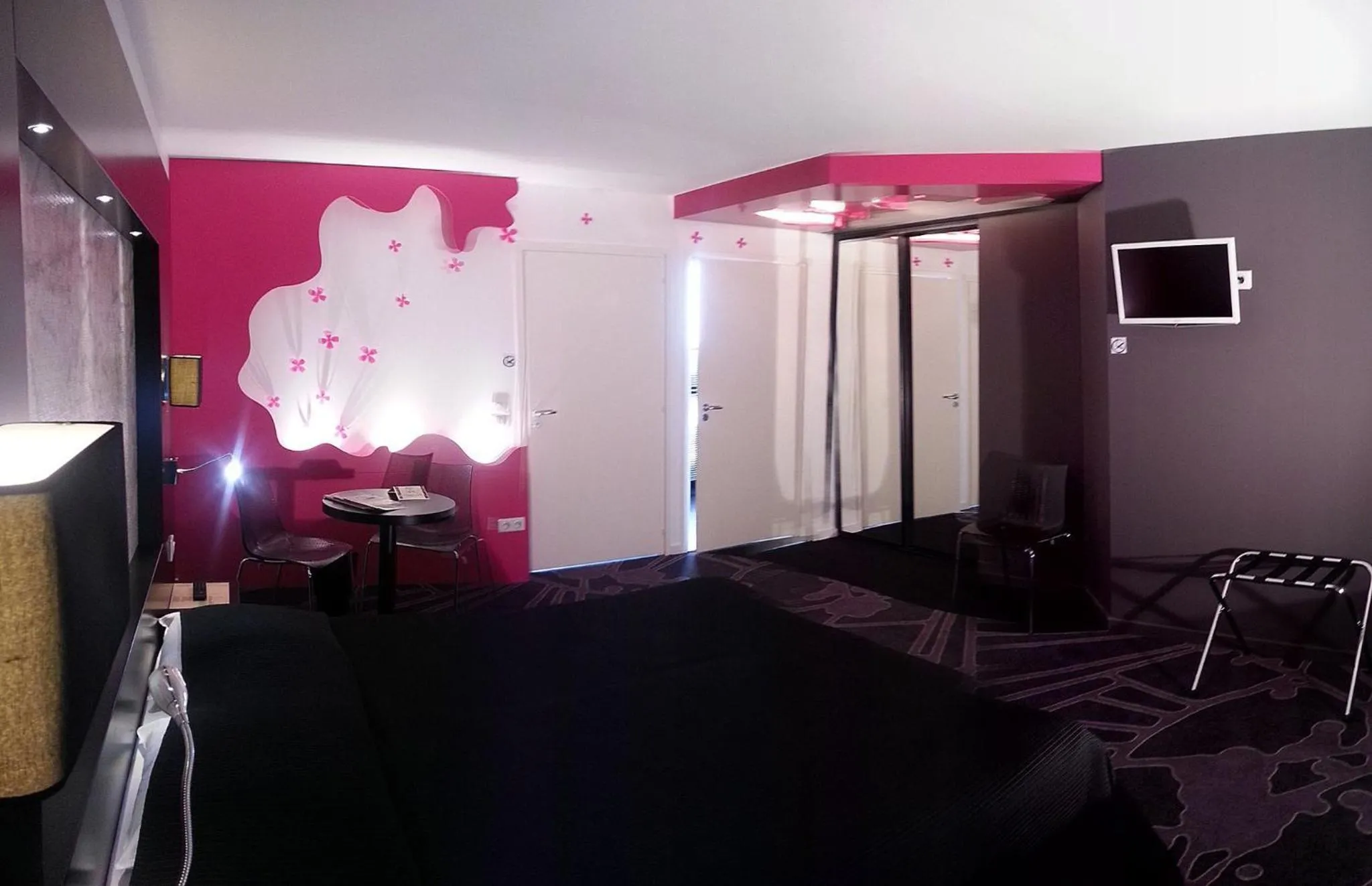 Photo of the whole room in Le Ceïtya