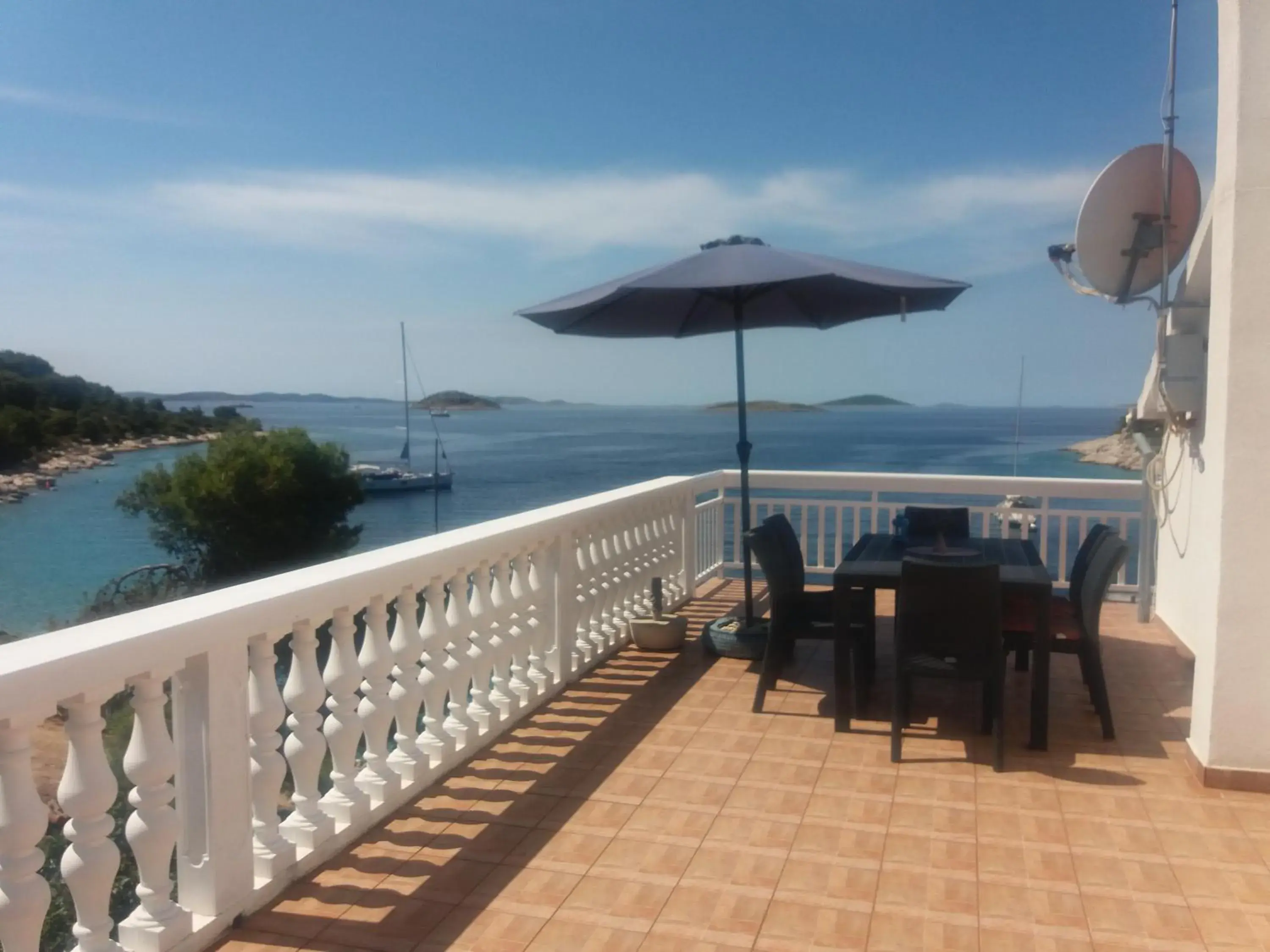 Apartment with Sea View in Apartments Uvala Murtar Apartment with Sea View in Apartments Uvala Murtar