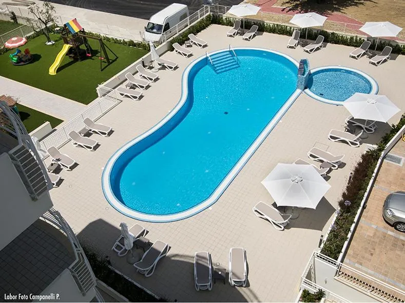 Swimming pool in Residence Acquasuite