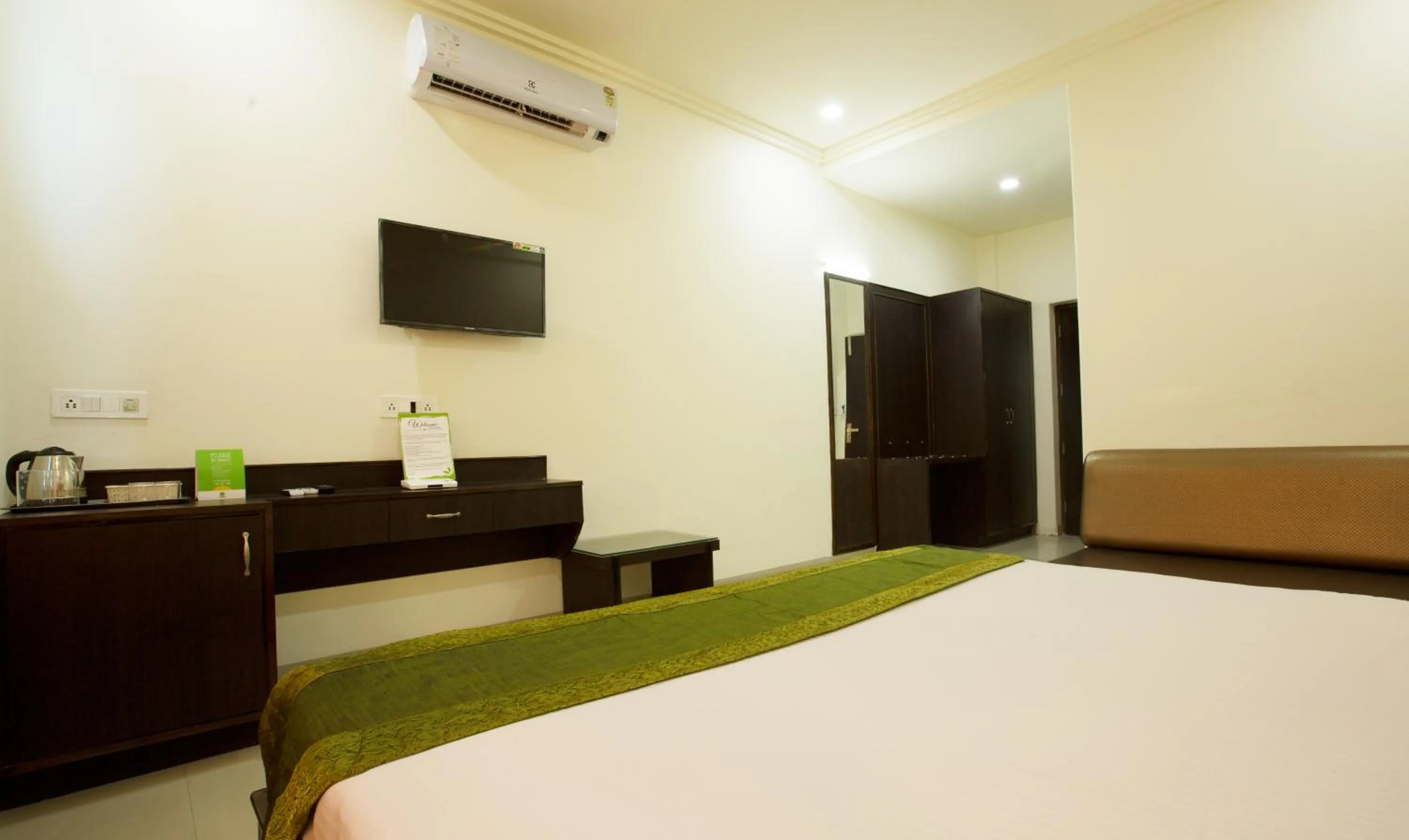 Bedroom in Treebo Dee Intercontinental Amritsar