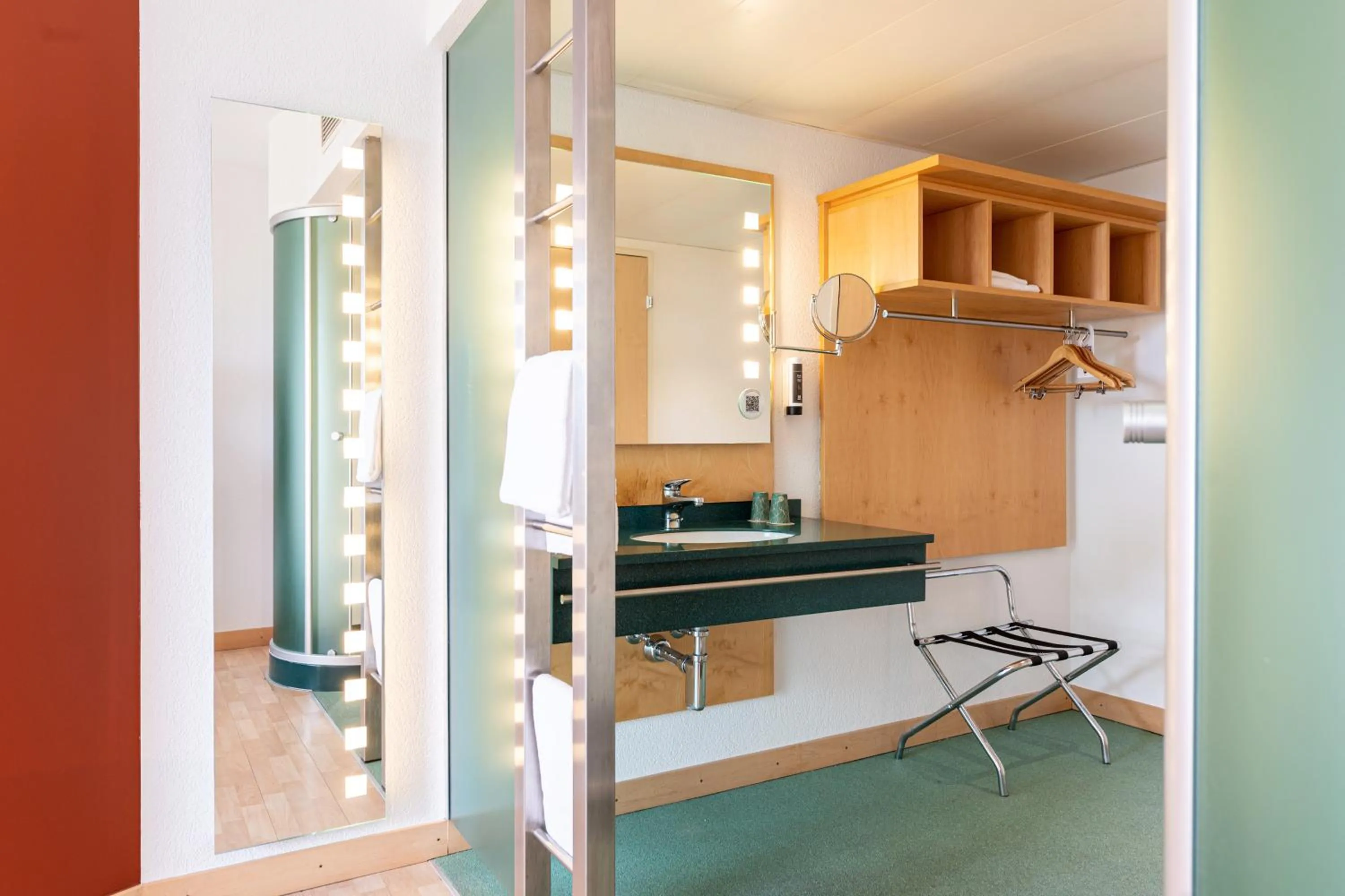 Bathroom in B&B HOTEL Lully 3 Lakes