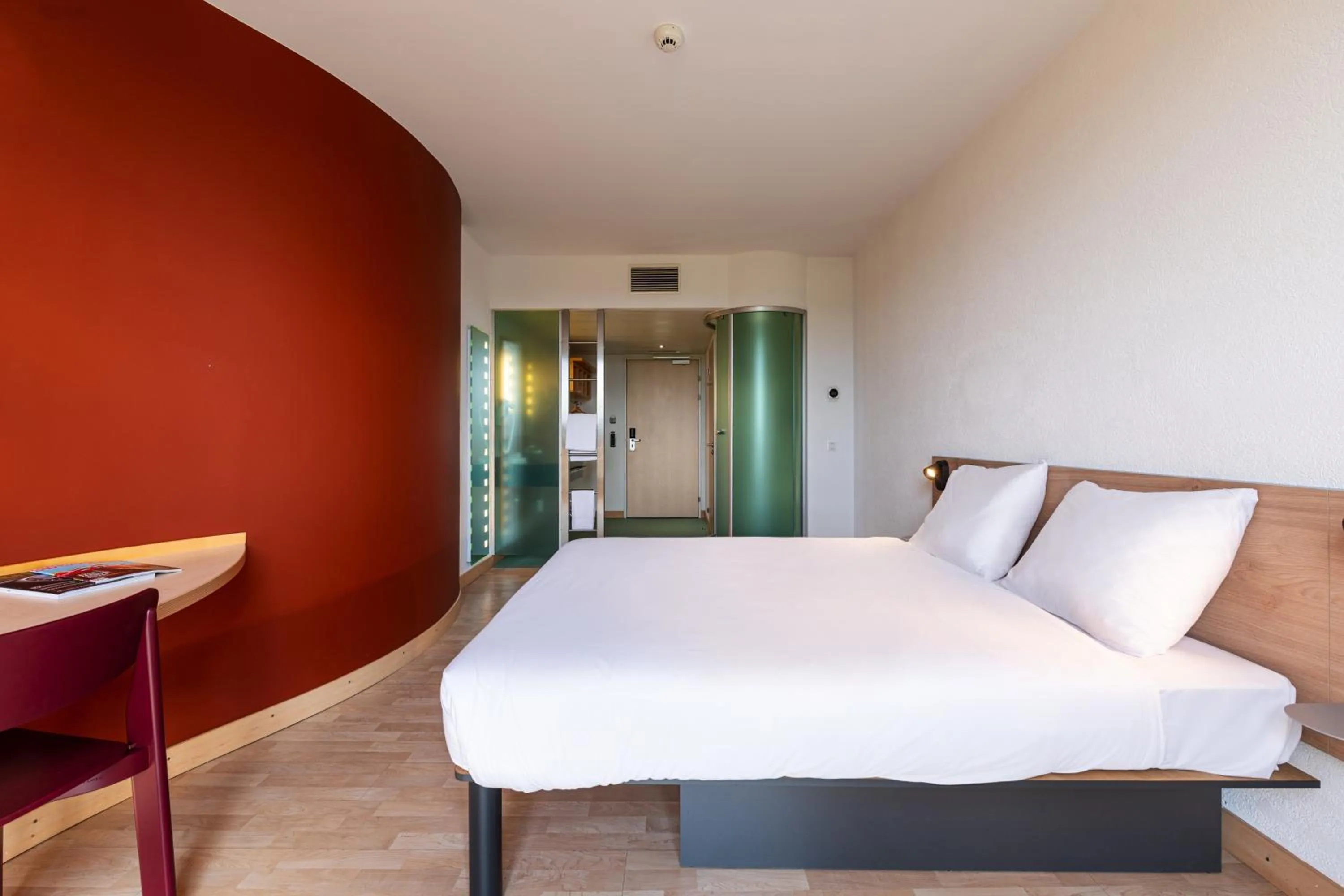 Photo of the whole room, Bed in B&B HOTEL Lully 3 Lakes