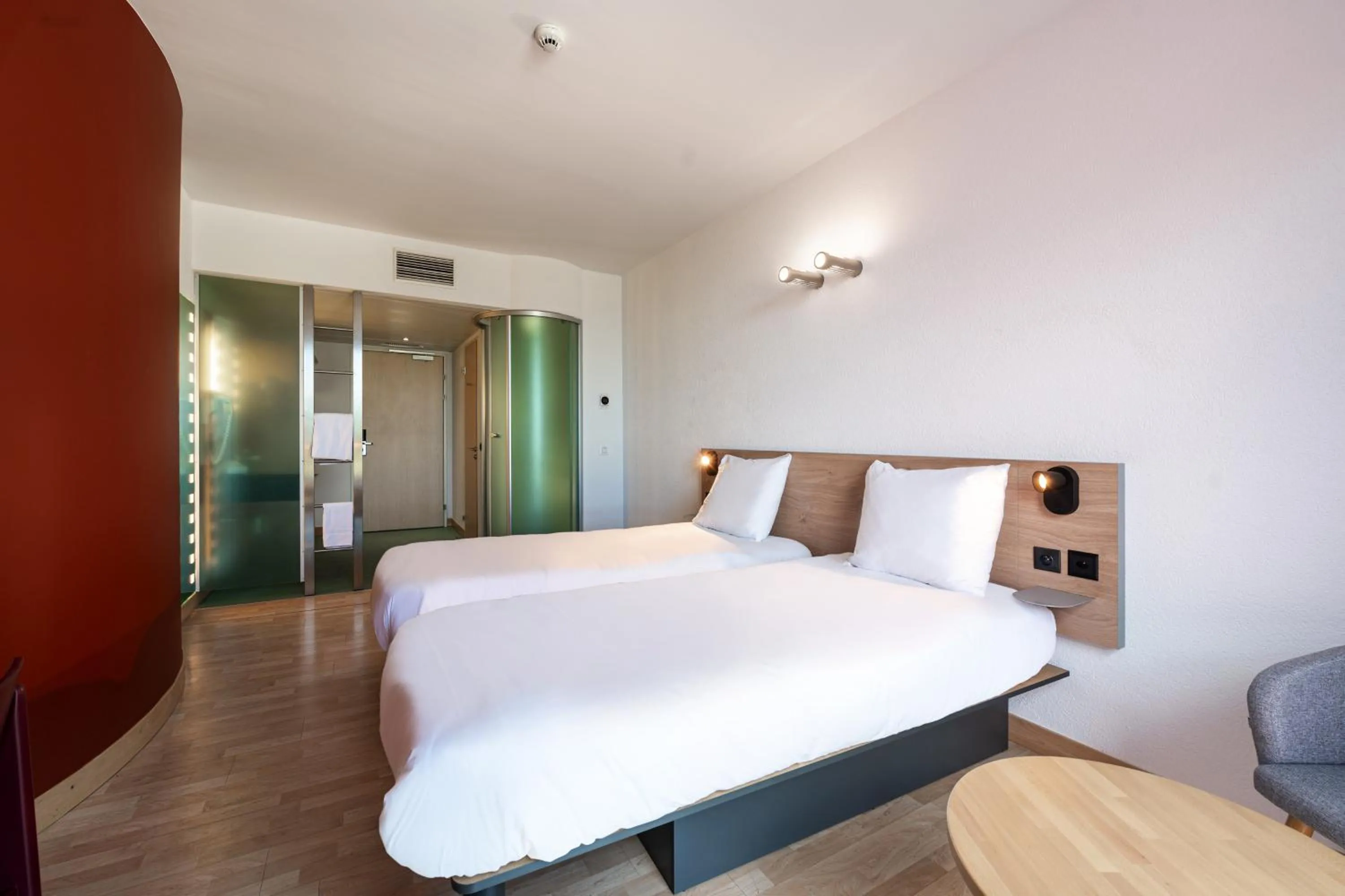 Photo of the whole room, Bed in B&B HOTEL Lully 3 Lakes