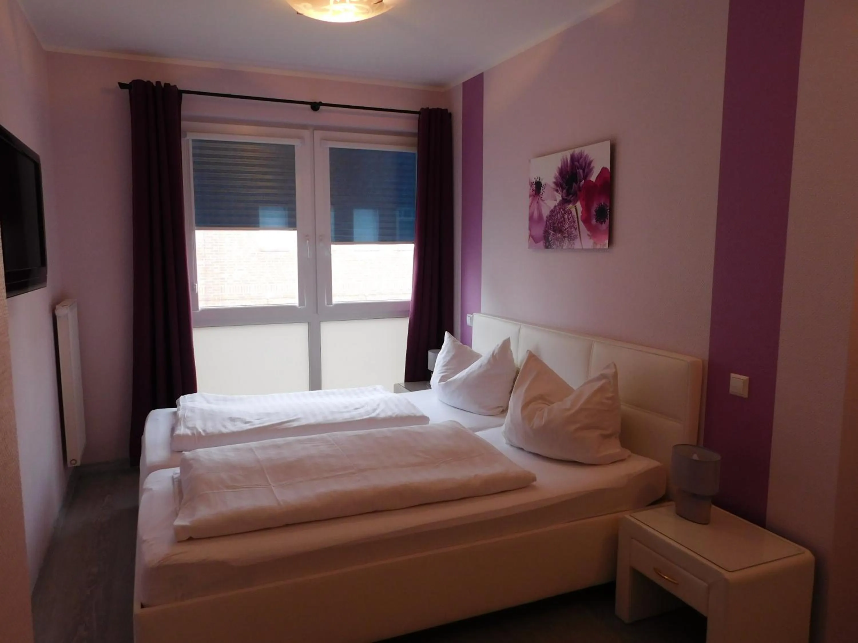 Bedroom, Bed in Suite Hotel Villa Erika