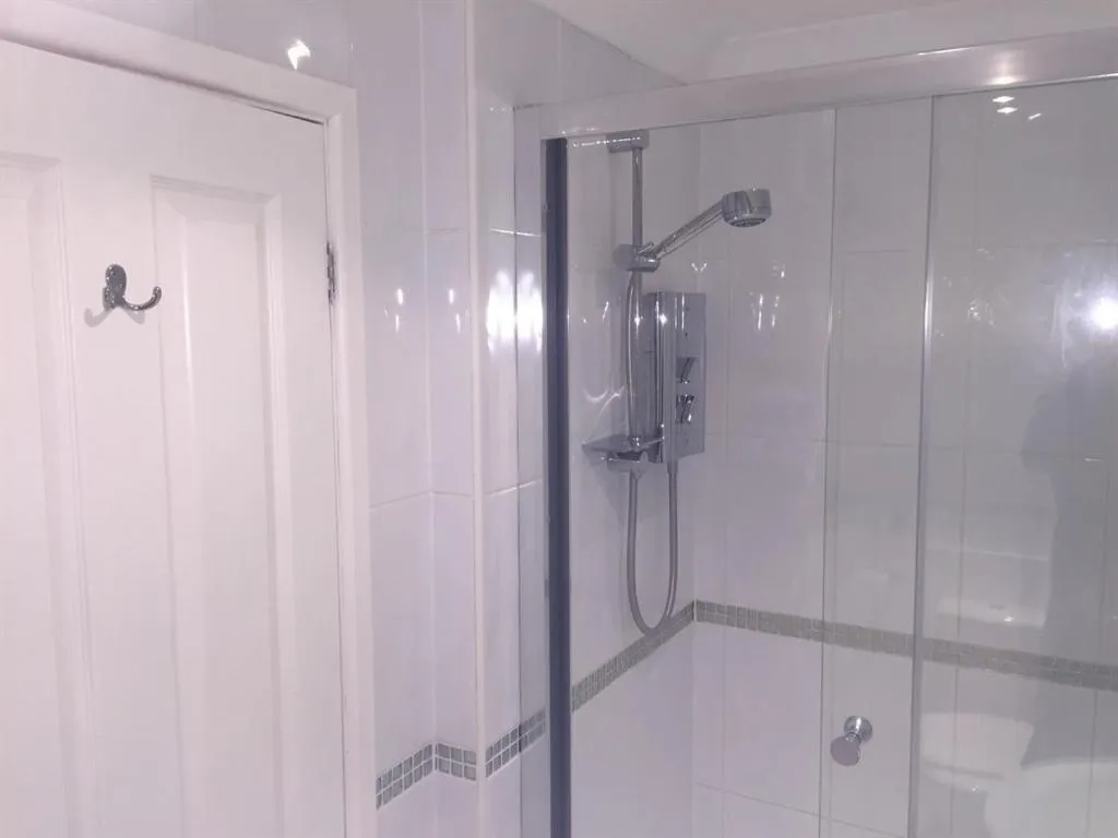 Bathroom in Gretenham B&B