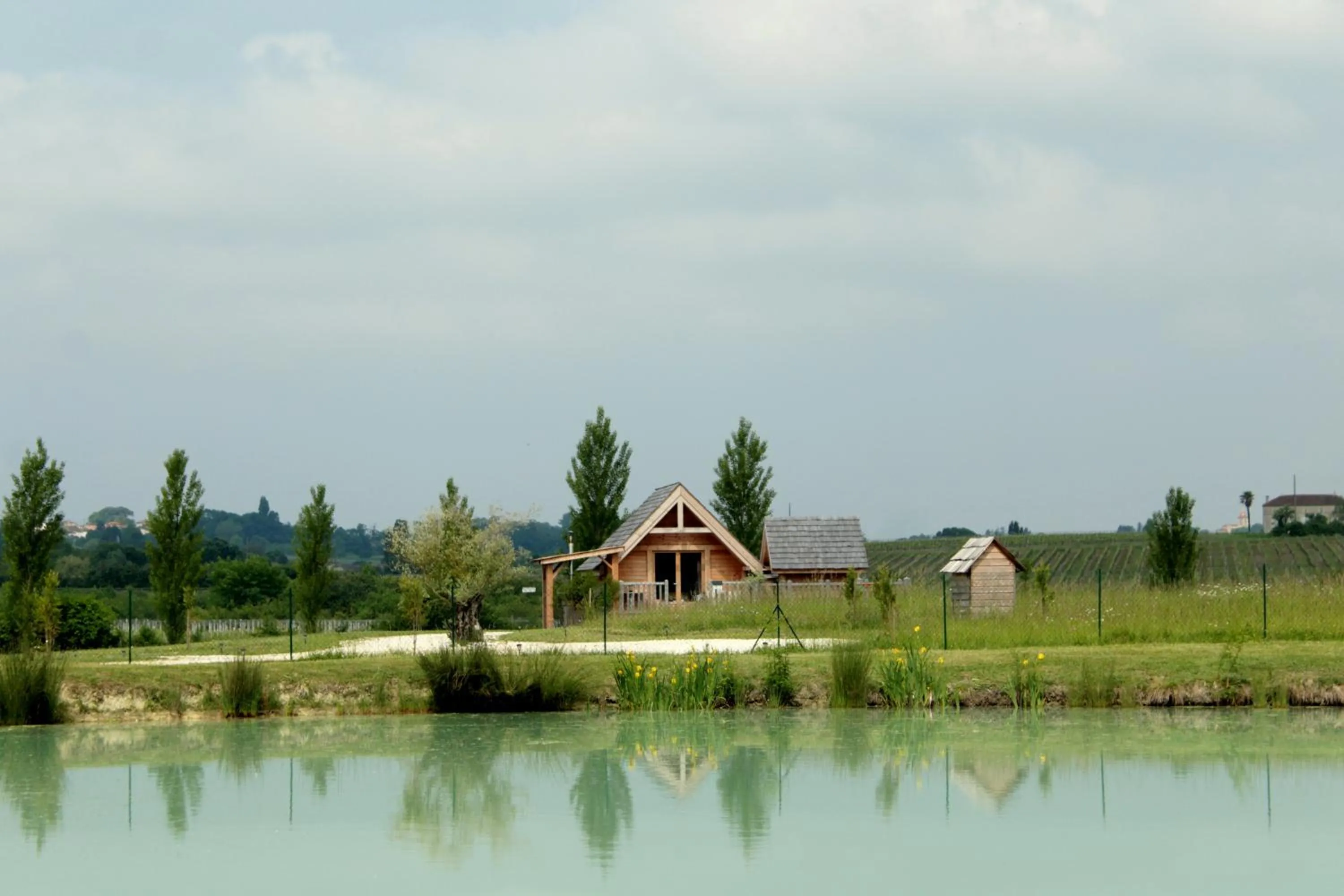 Shanti Lac Cabanes gîtes insolites et espace bien-être Bordeaux