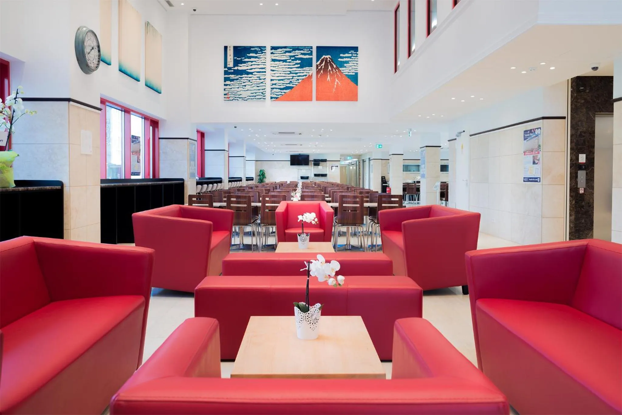Lobby or reception in Toyoko Inn Frankfurt am Main Hauptbahnhof