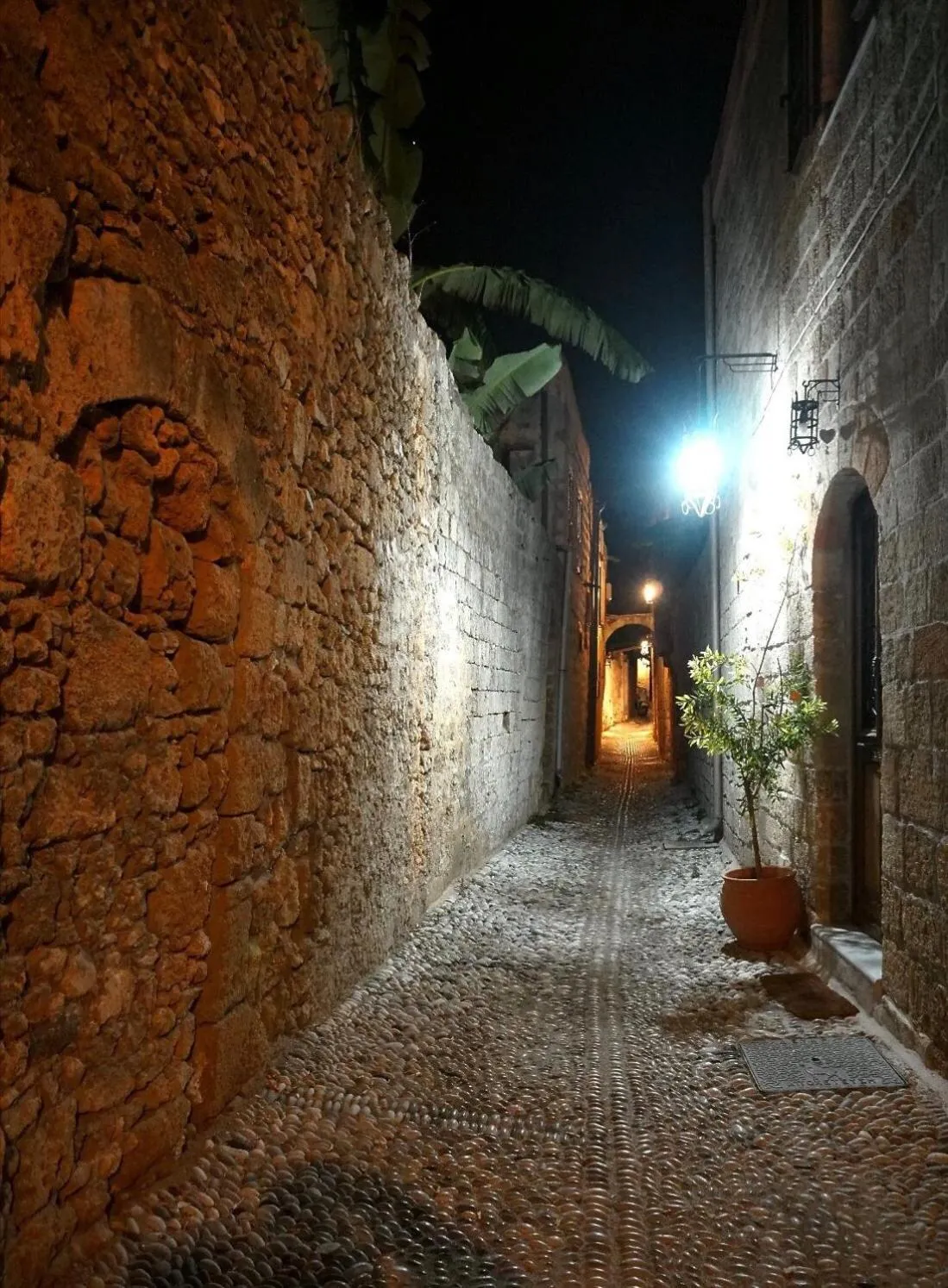 Facade/entrance in Praxitelous 9 Old Town