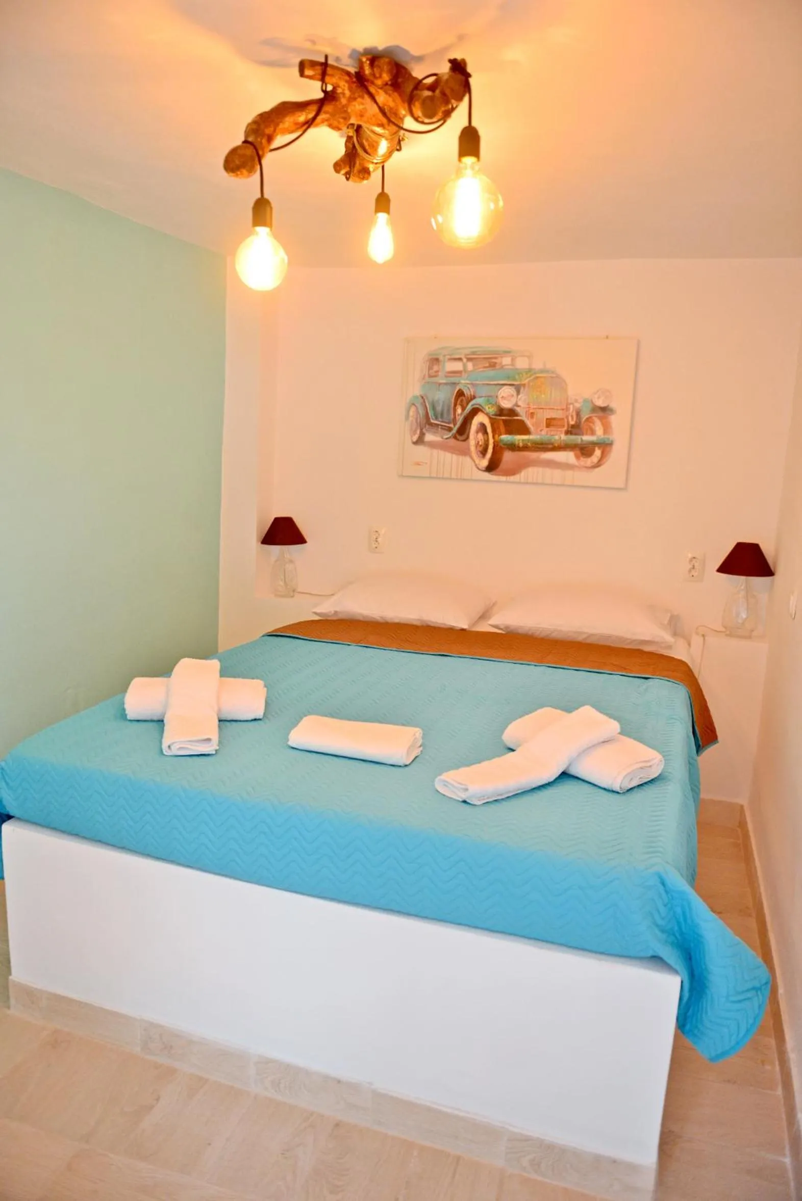 Bed in Praxitelous 9 Old Town