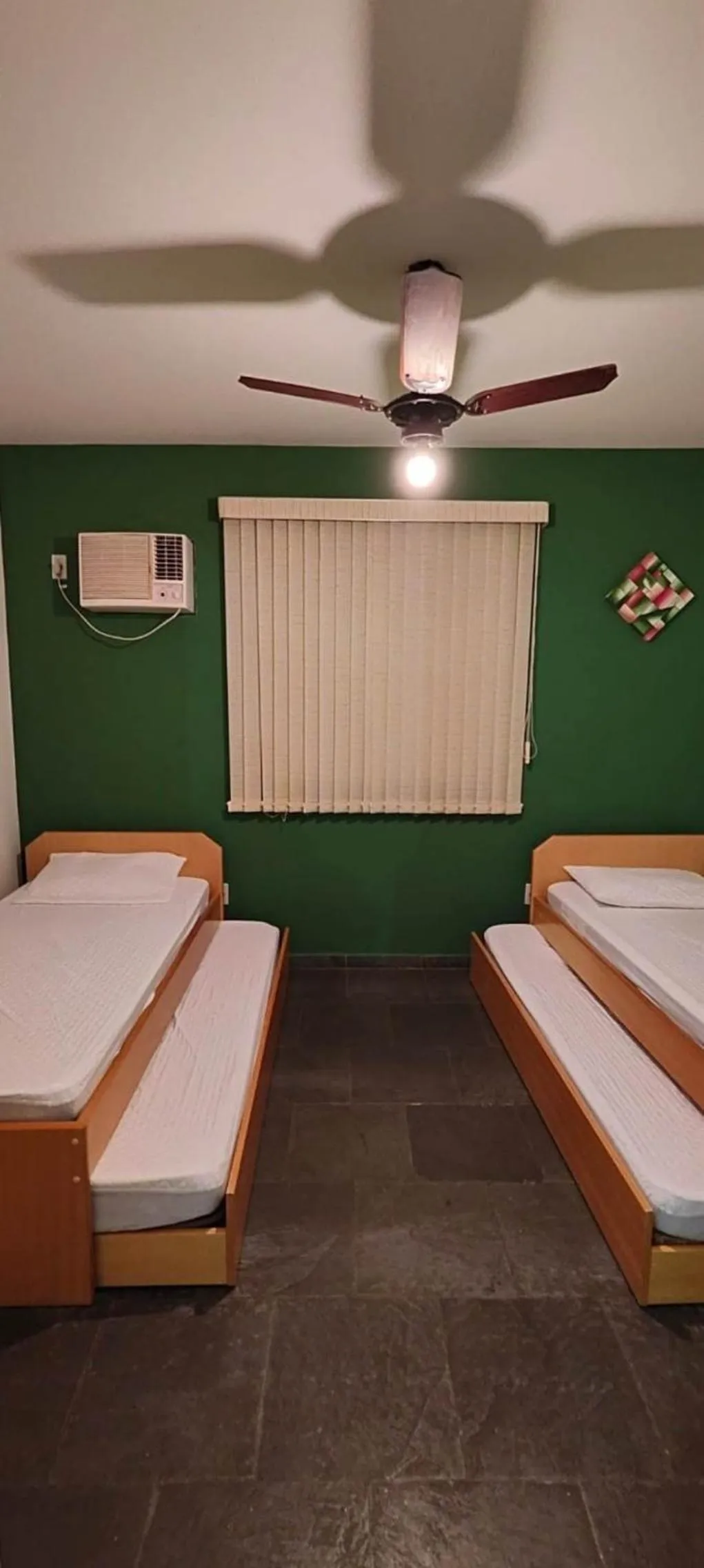 Photo of the whole room, Bed in Casinha de Boneca em Juquey