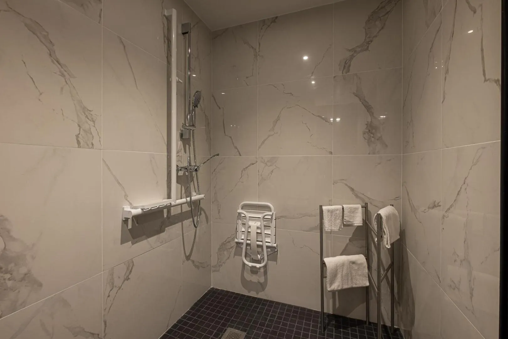 Bathroom in Mijo's Appartements Hôtel