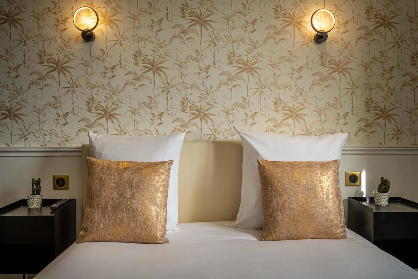 Bedroom, Bed in Mijo's Appartements Hôtel