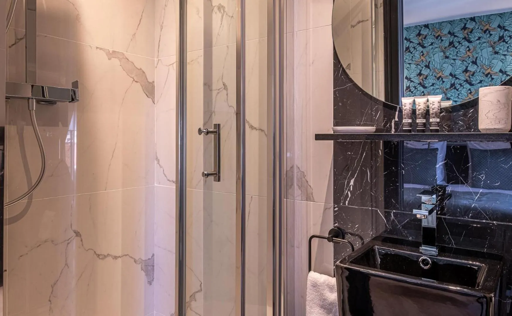 Bathroom in Mijo's Appartements Hôtel