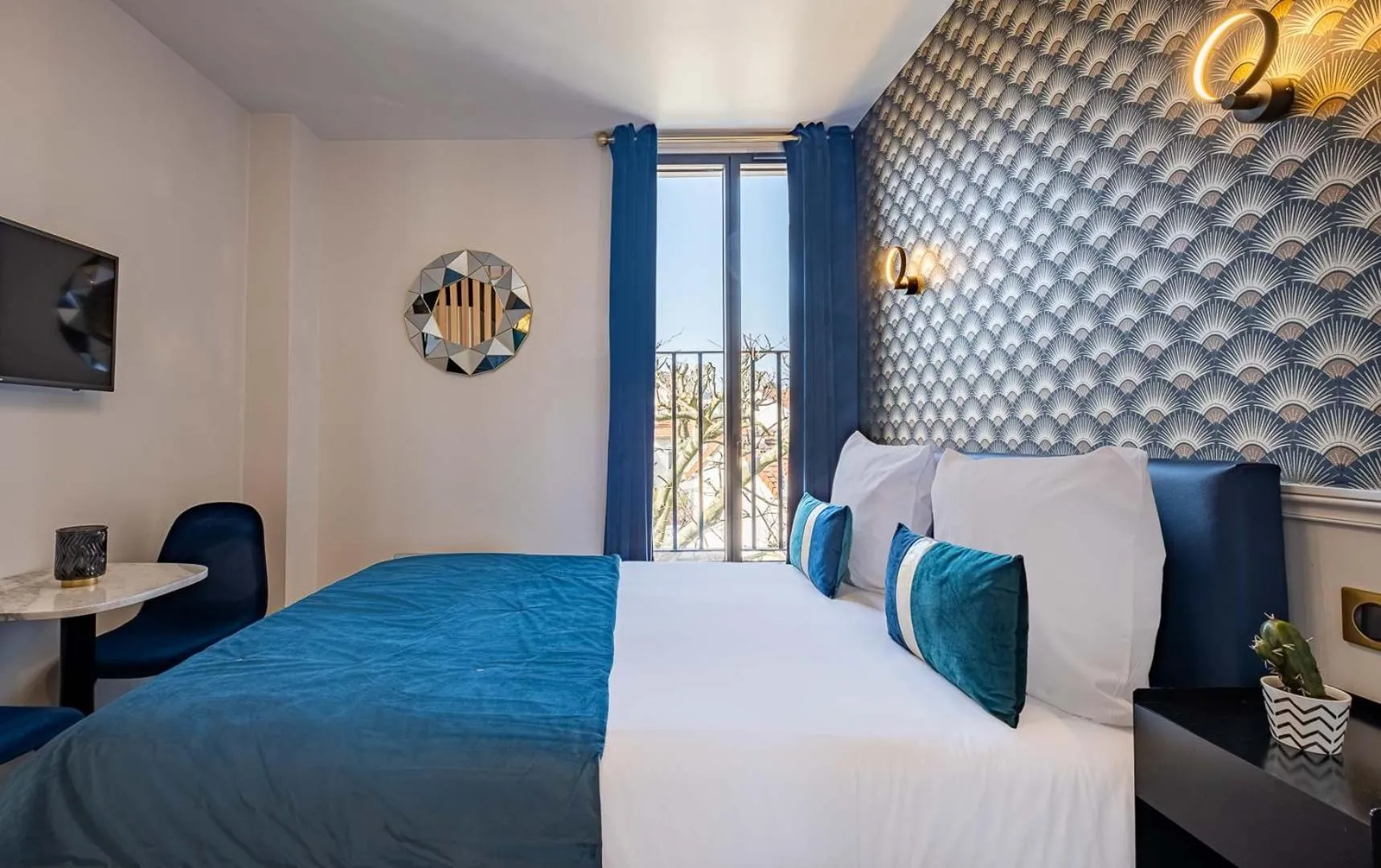 Bedroom, Bed in Mijo's Appartements Hôtel