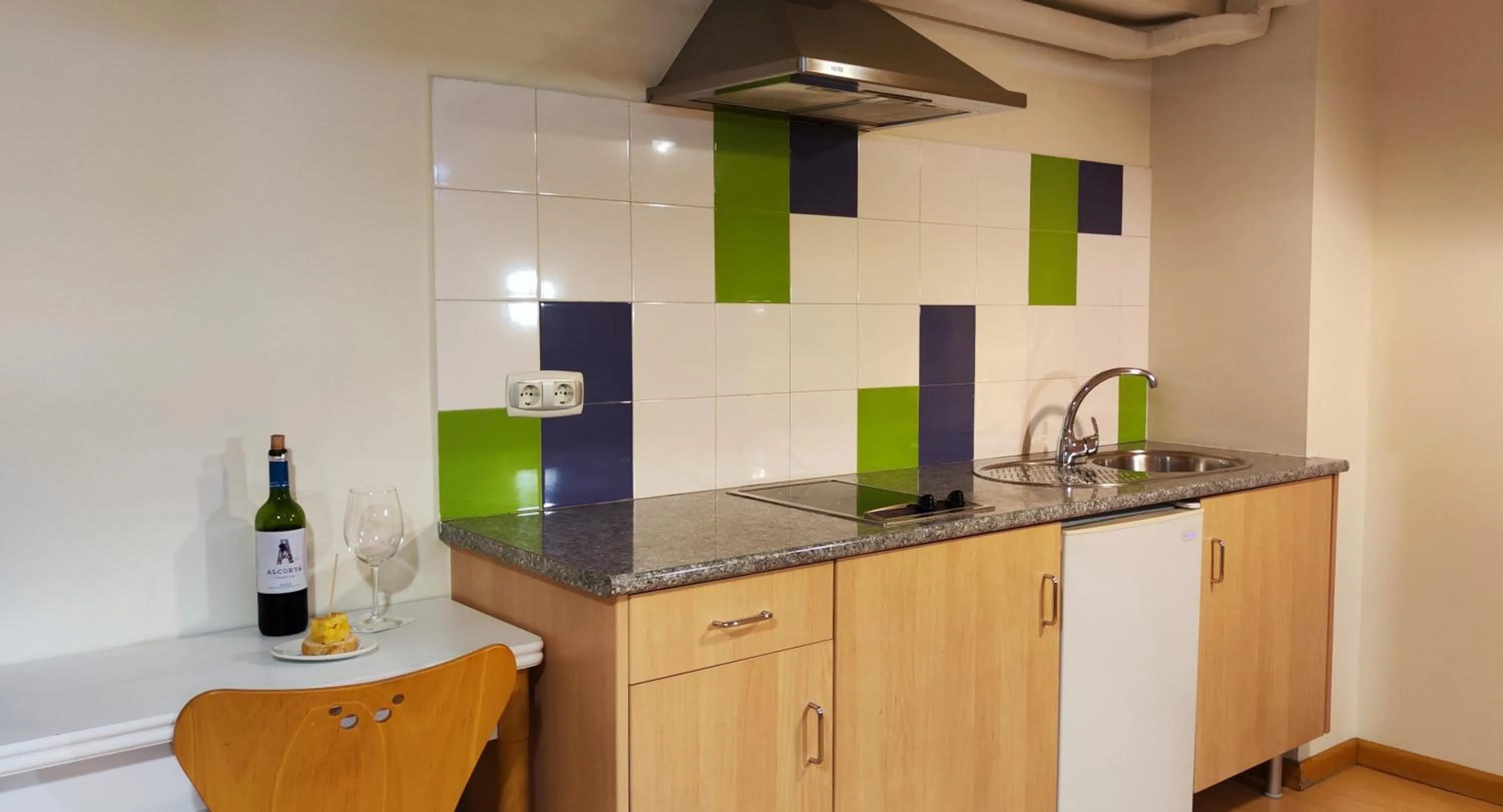 Kitchen or kitchenette in Hotel Metropol by Carris