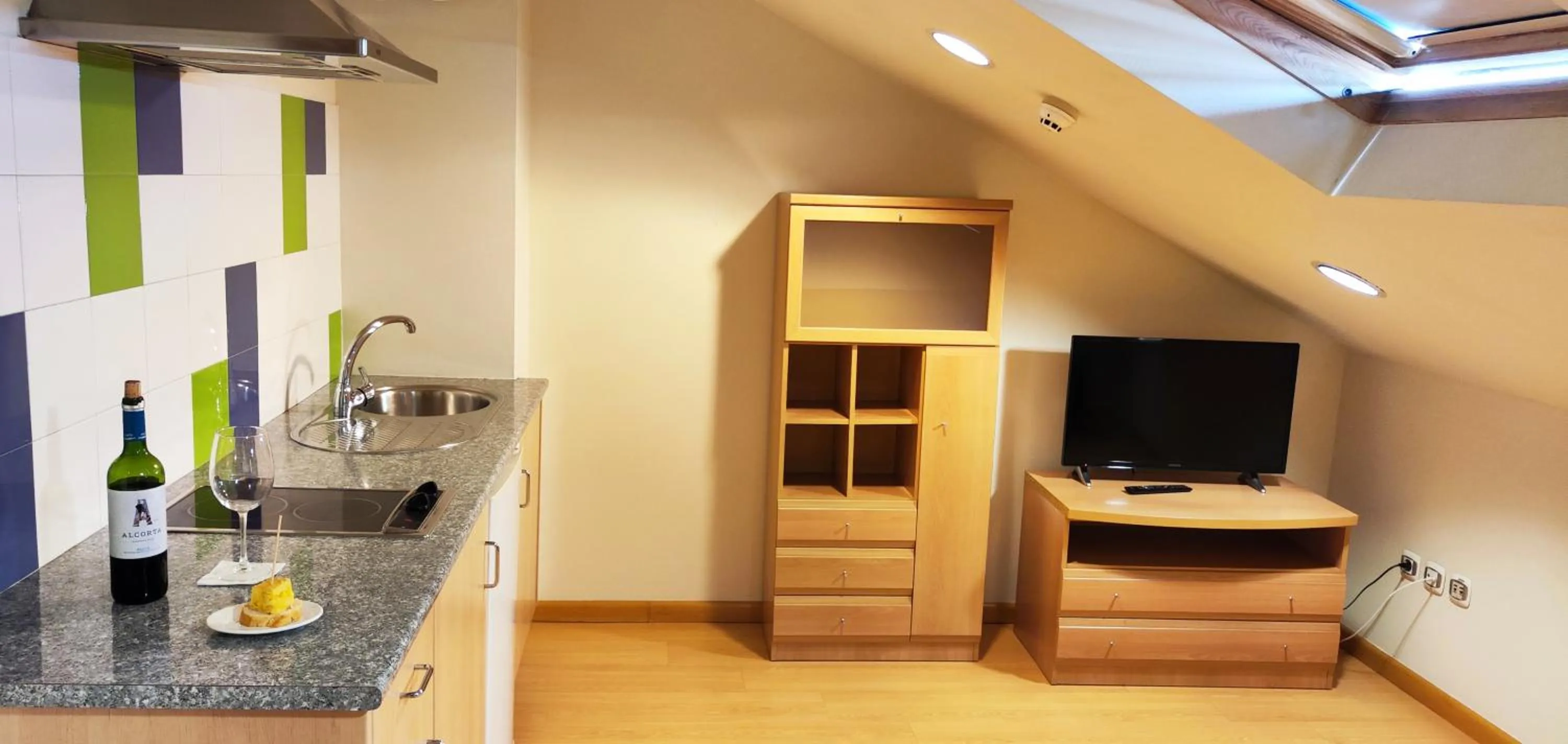 Kitchen or kitchenette in Hotel Metropol by Carris