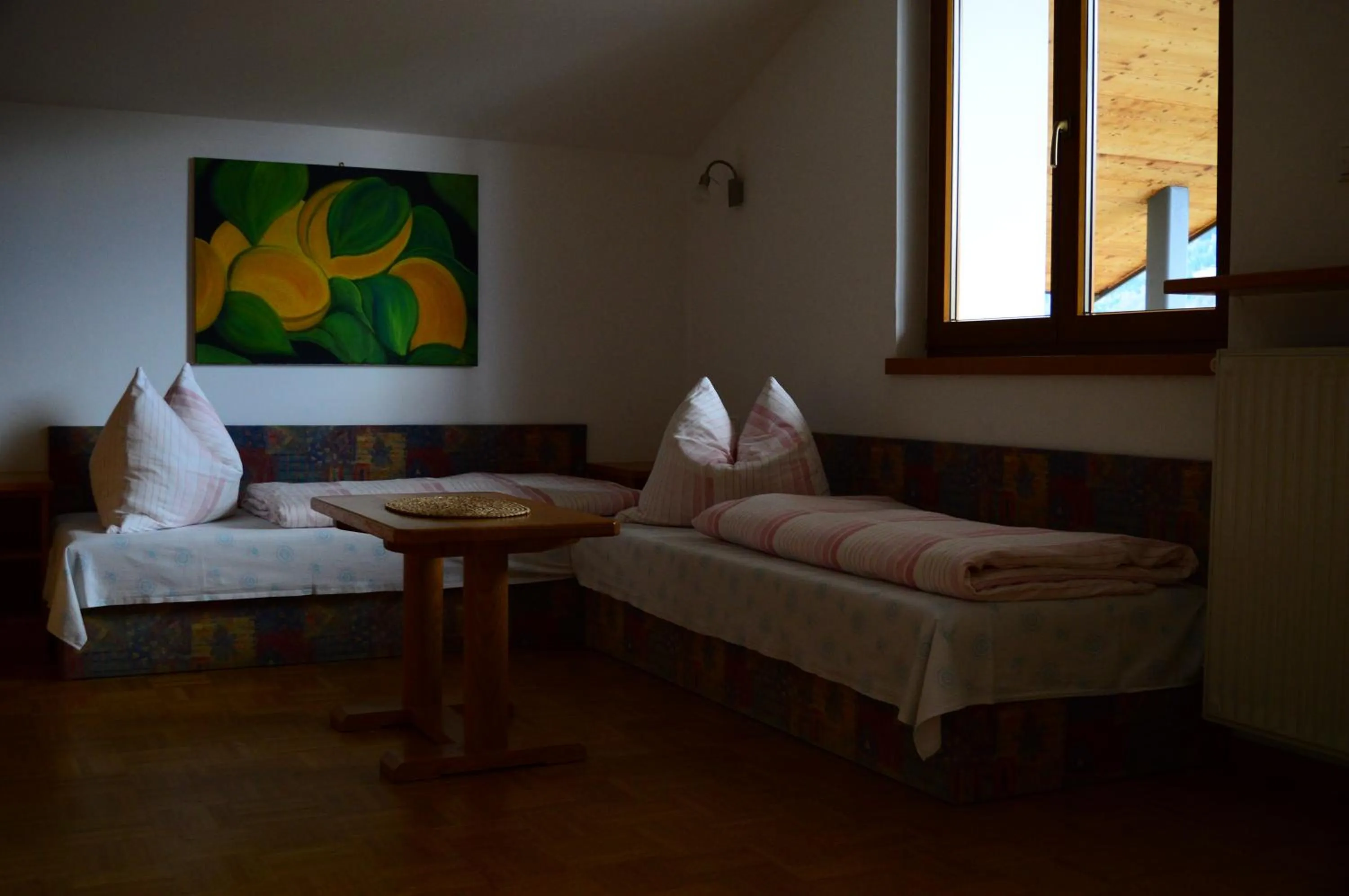 Living room, Bed in Residence Sonnenburger - Biobauernhof - Azienda agricola biologica